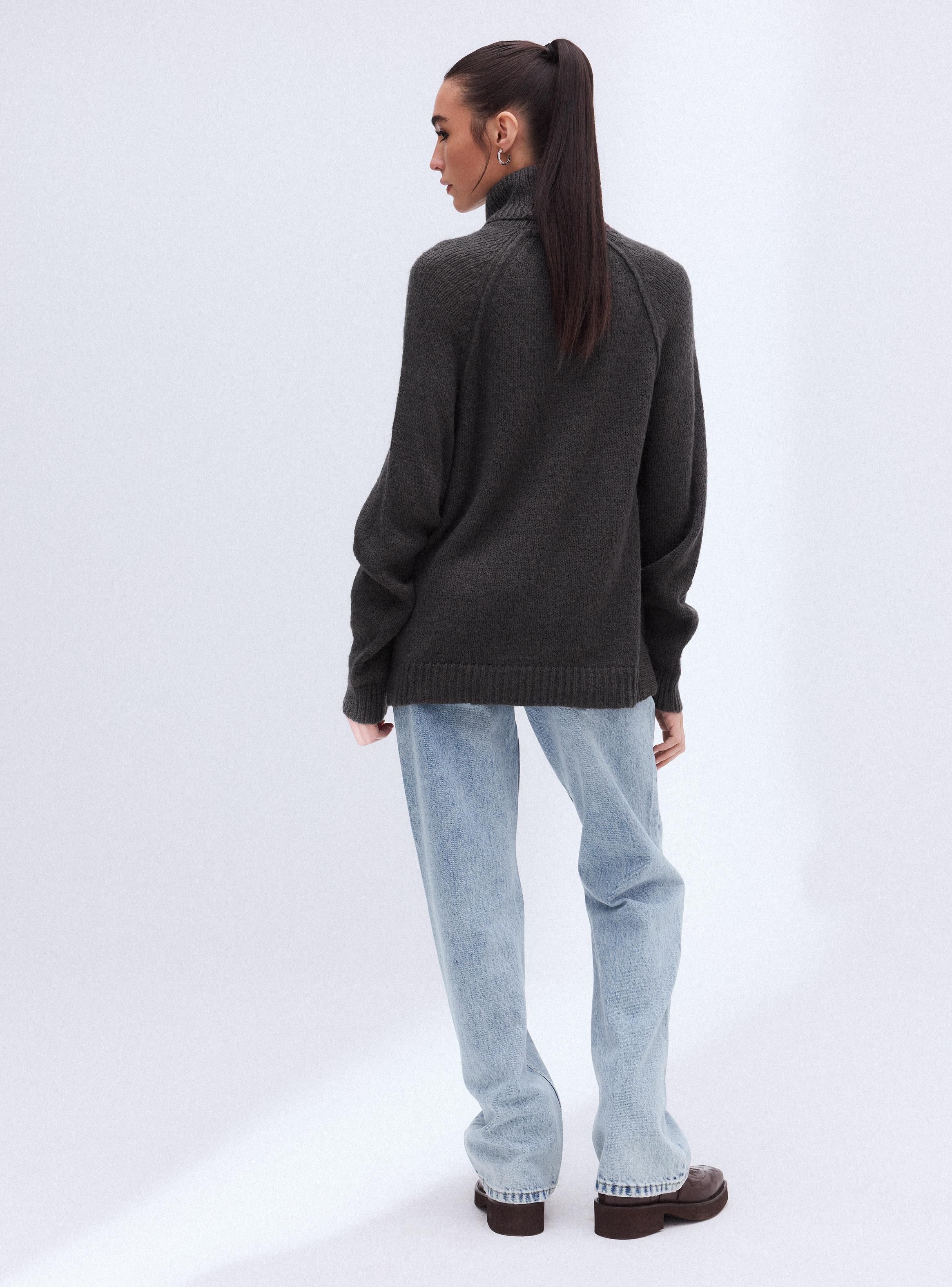 Sweater Raglán Cuello Alto-5