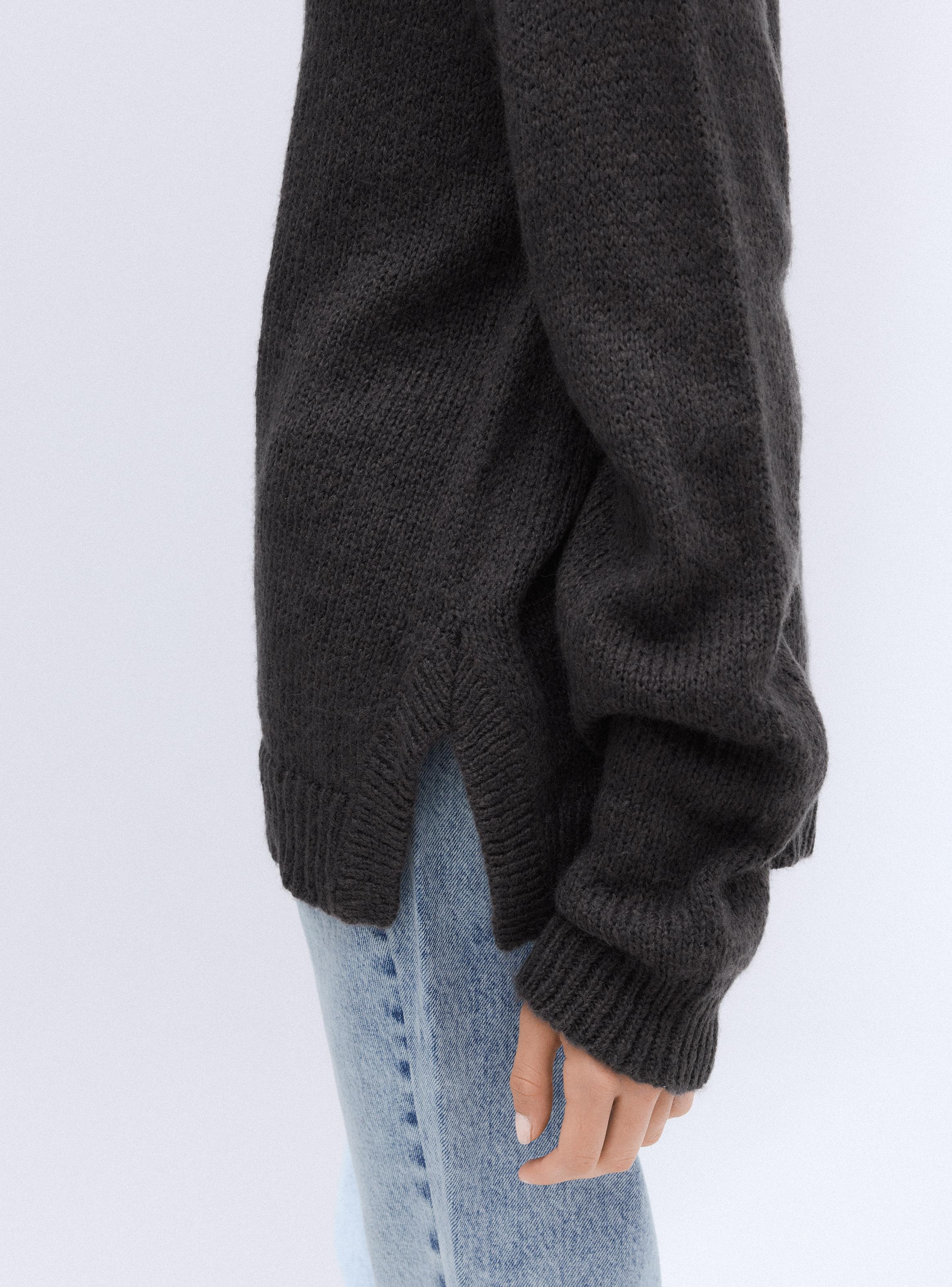 Sweater Raglán Cuello Alto-3