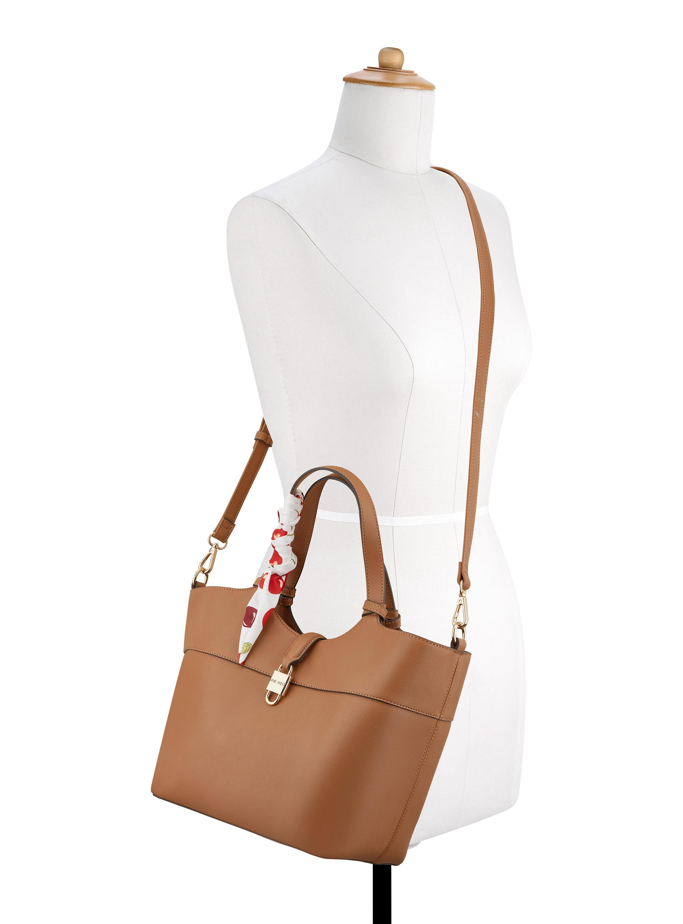 Cartera de Hombro Isolde y Bandolera Camel-4