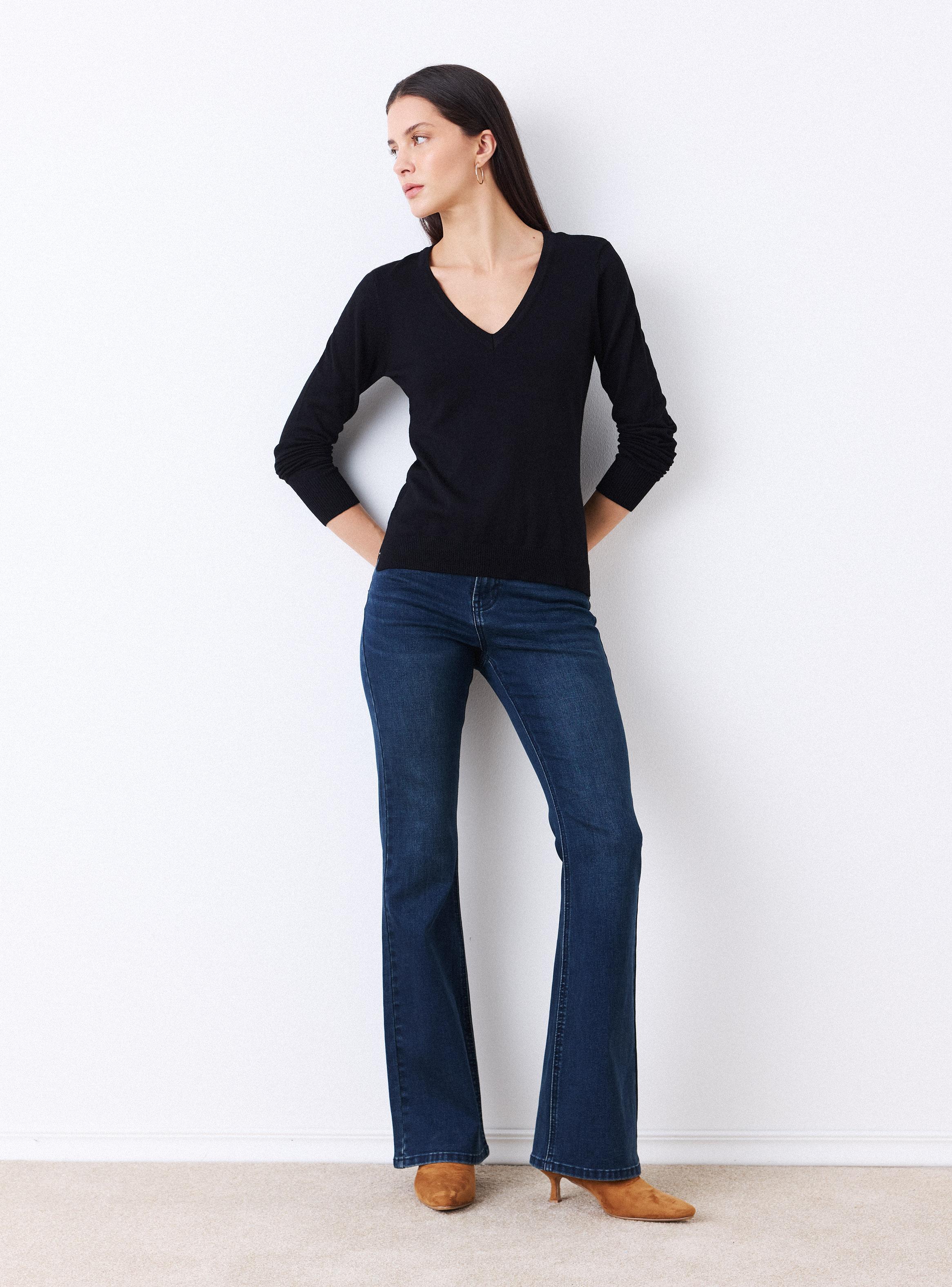 Sweater Básico Neutro Cuello V-4