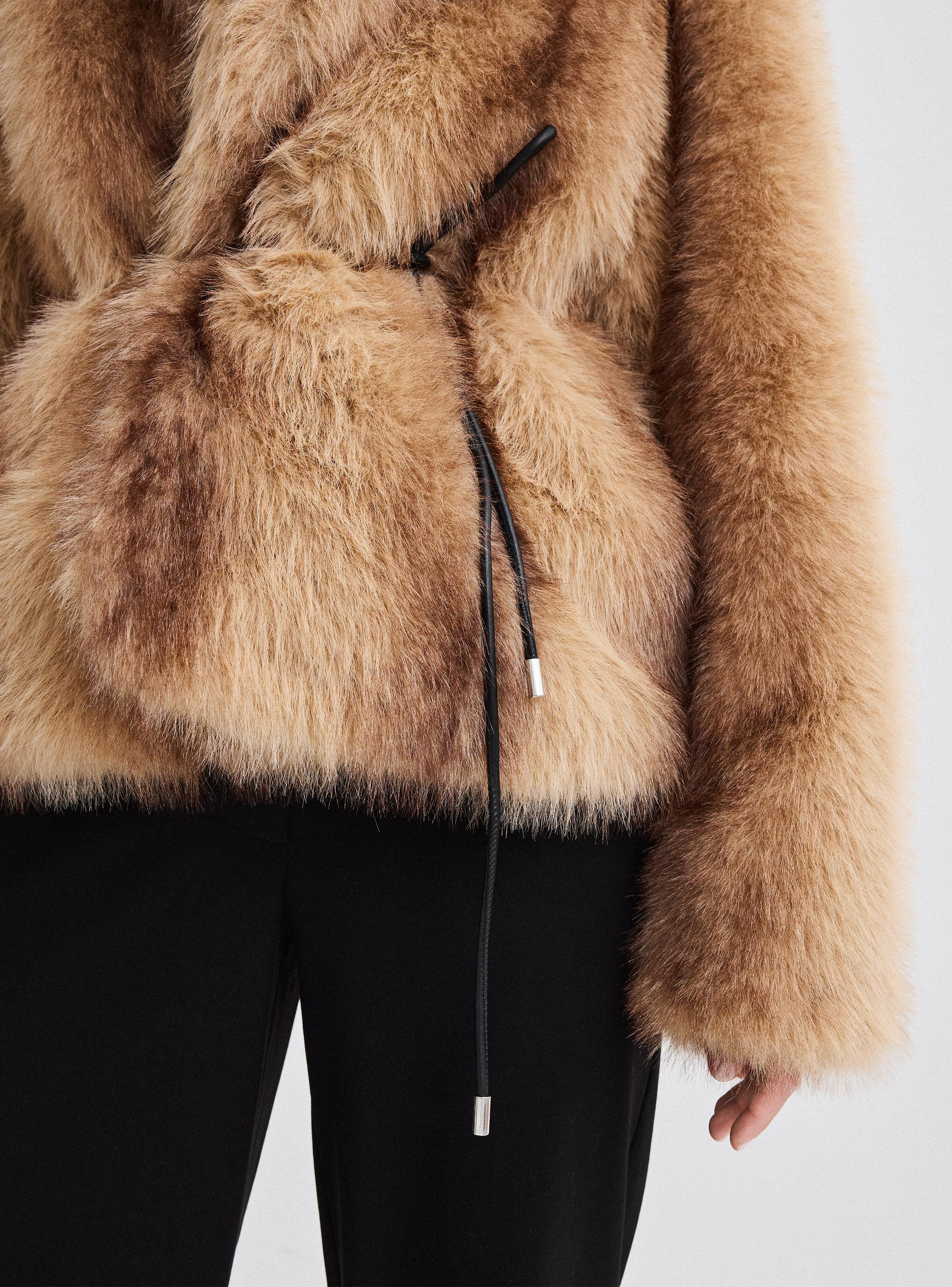 Chaqueta Piel con Cinturón-2