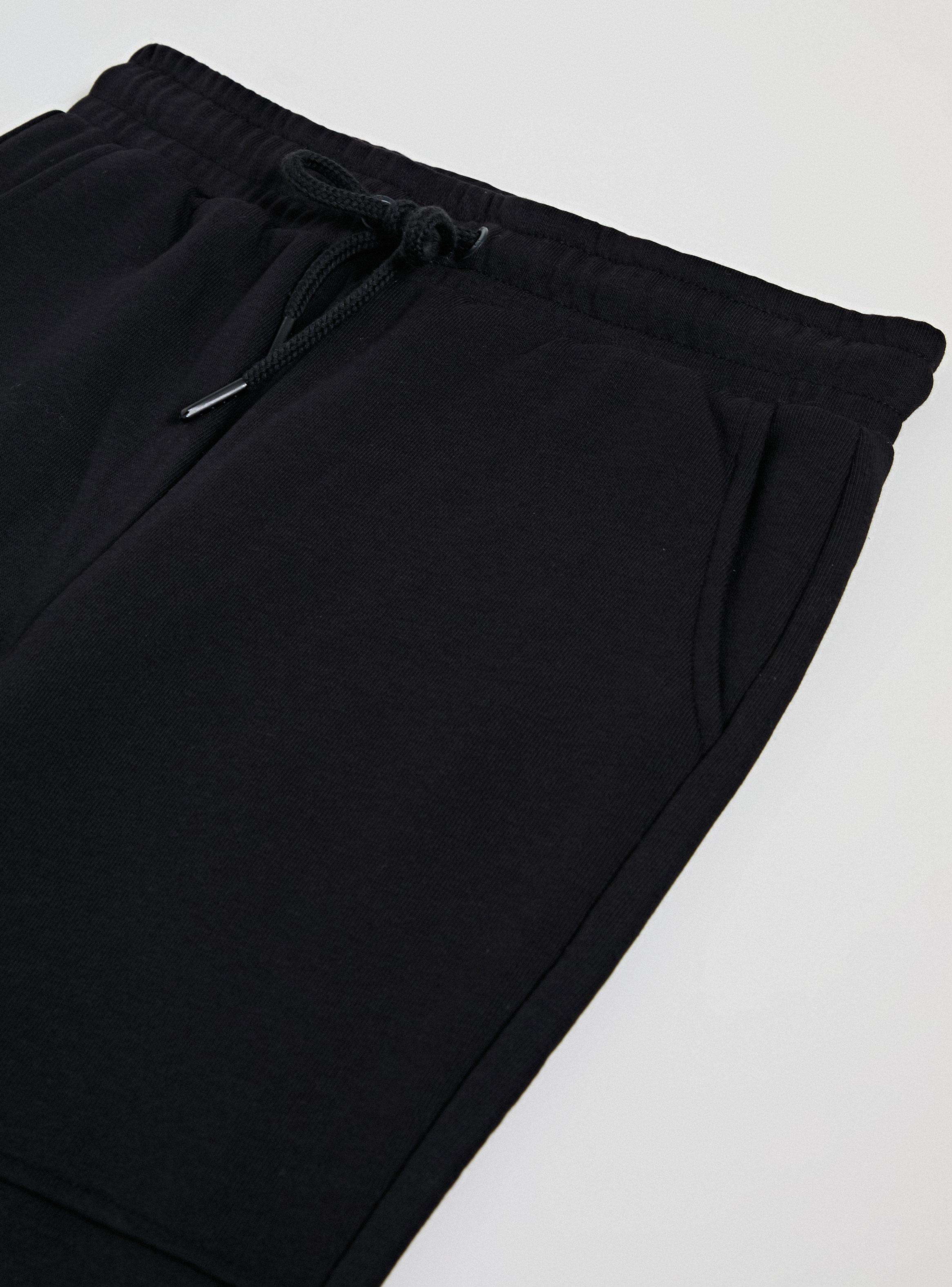 Pantalón de Buzo Cargo y Corte Frontales-3