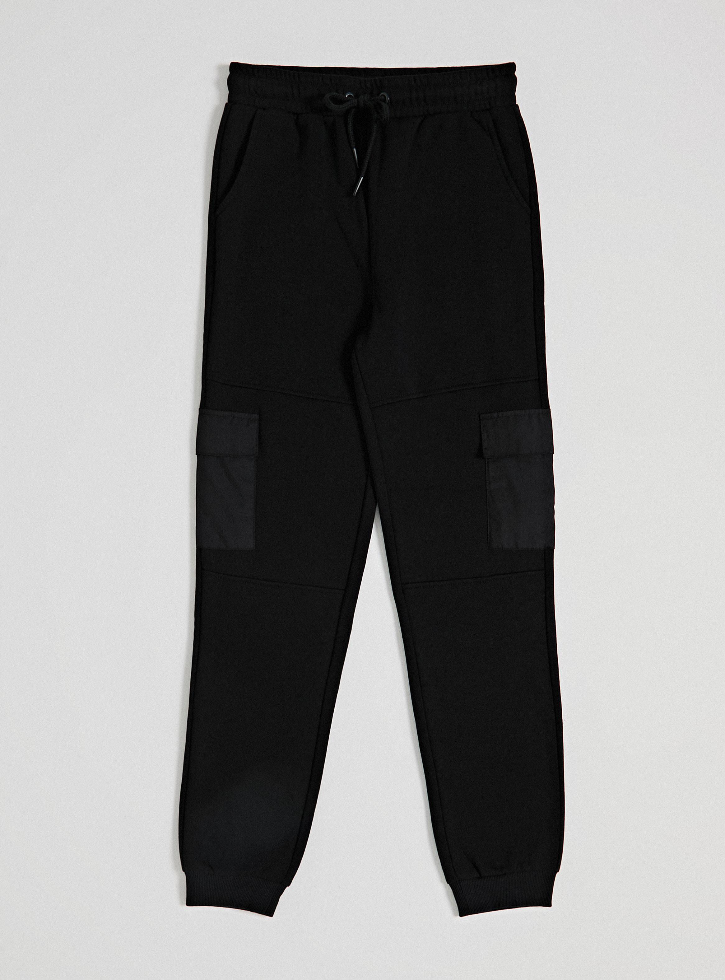 Pantalón de Buzo Cargo y Corte Frontales-1