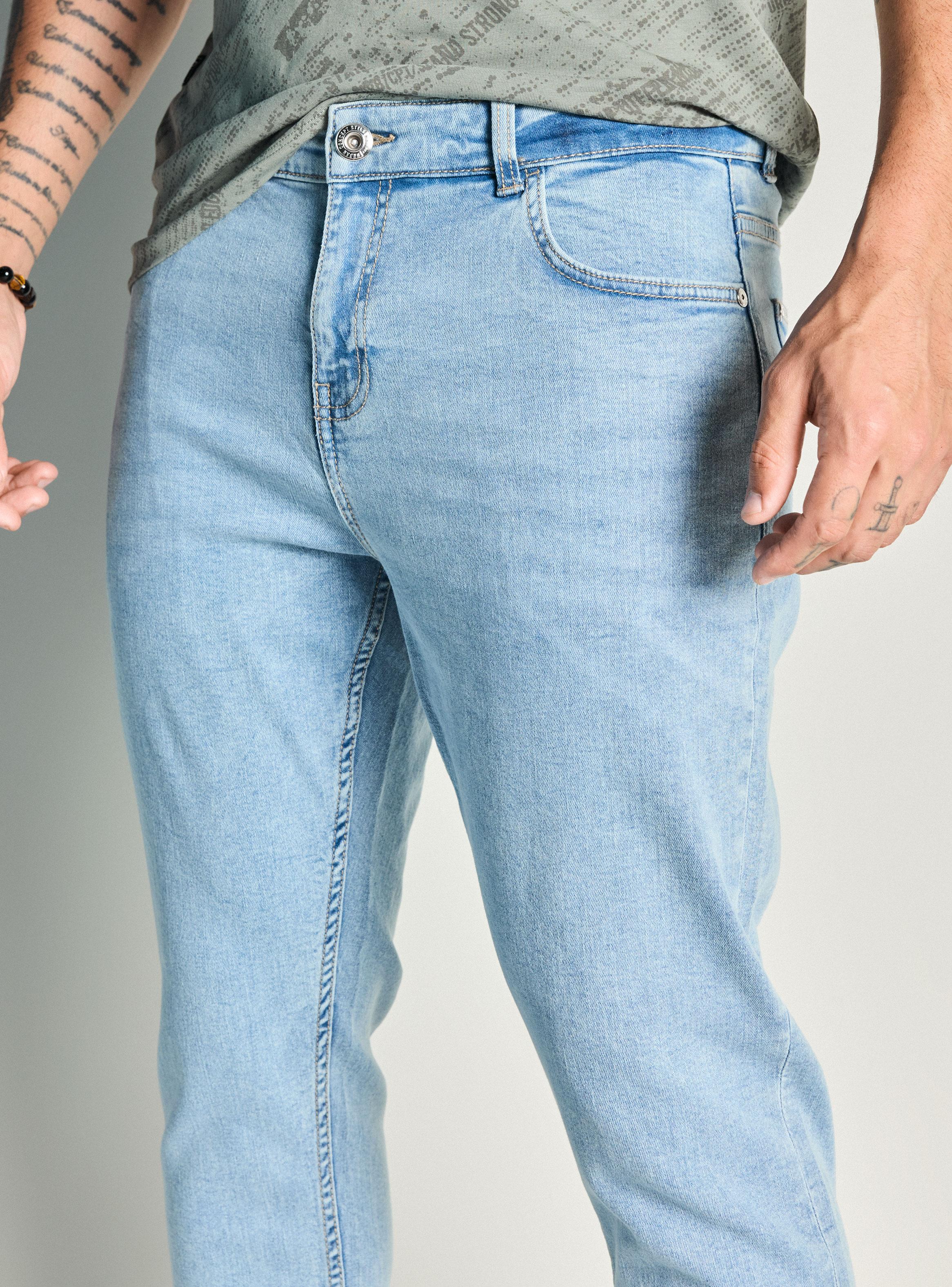 Jeans Básico Tono Claro Slim Fit-2