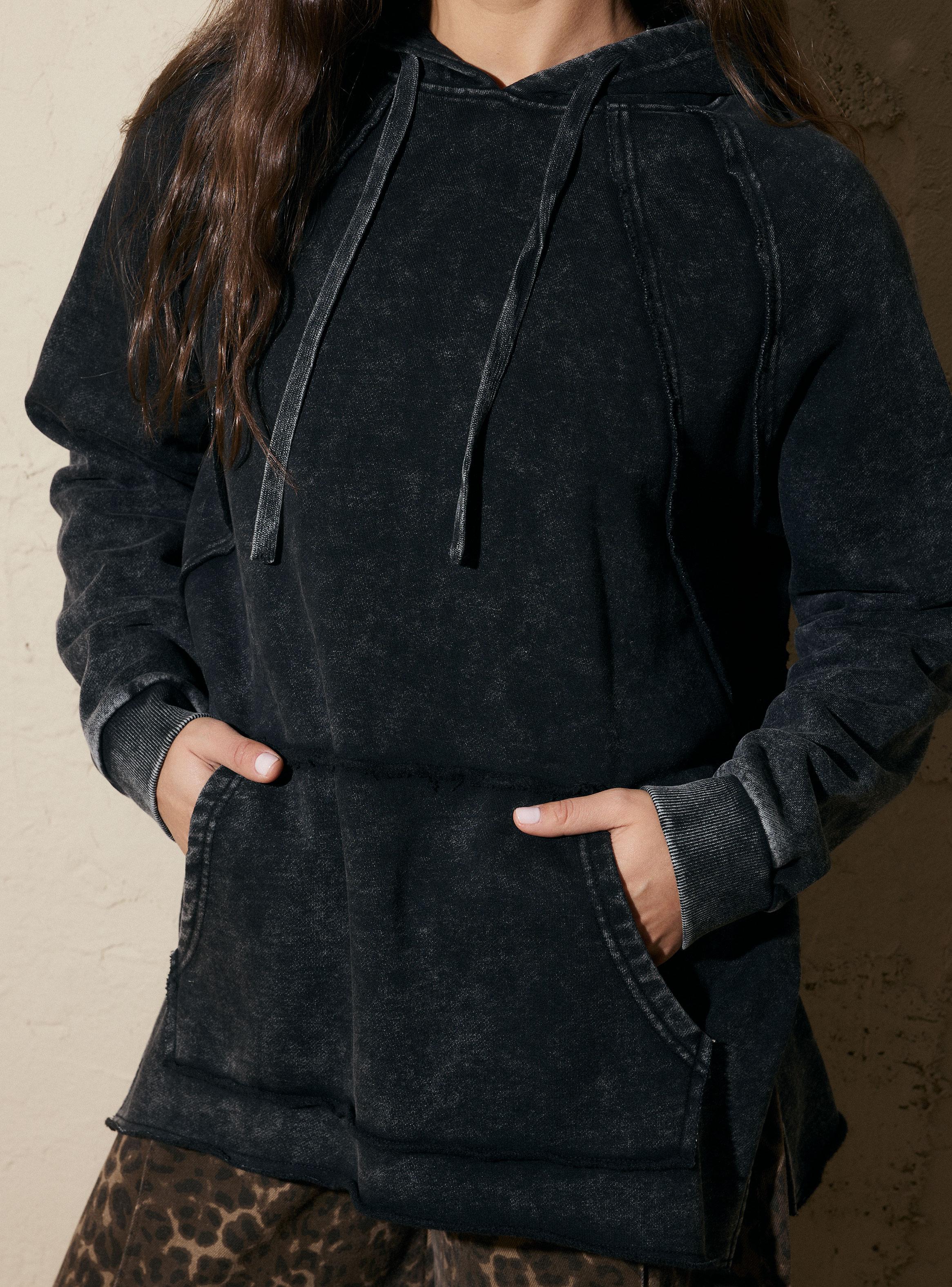 Polerón Cortes Fit Oversize con Efecto Desteñido-3