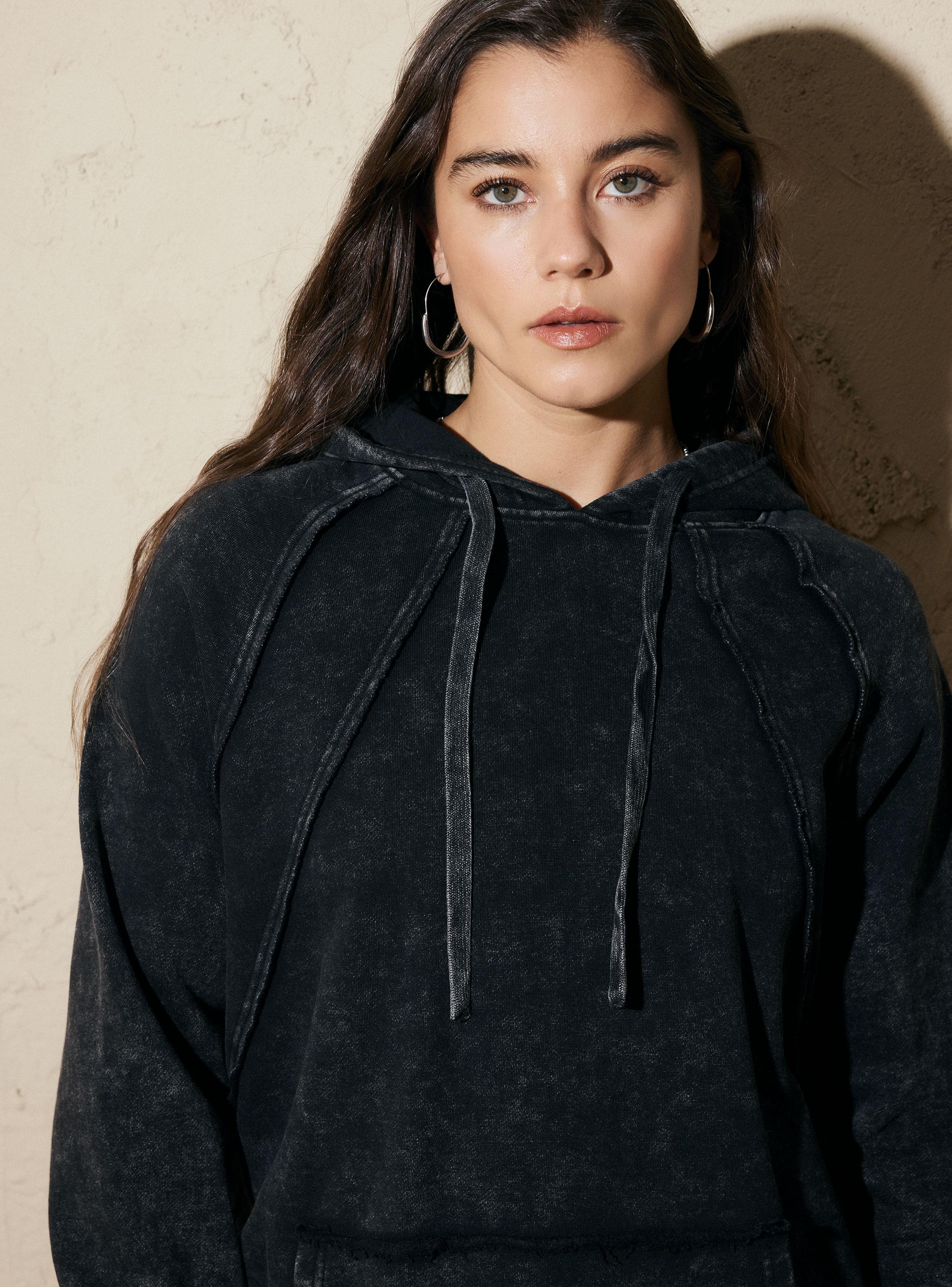 Polerón Cortes Fit Oversize con Efecto Desteñido-2