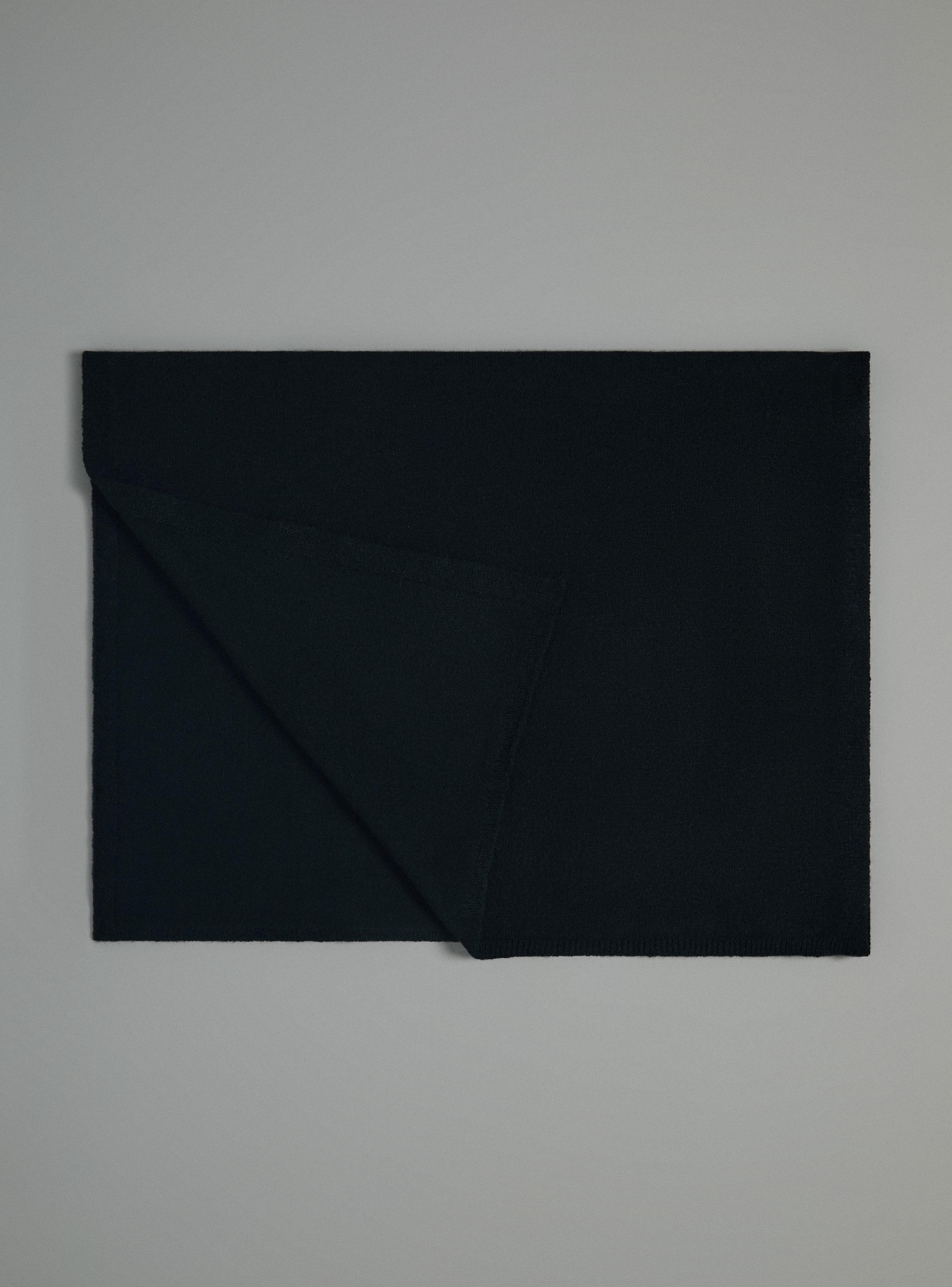 Bufanda de un Color Tejida-3