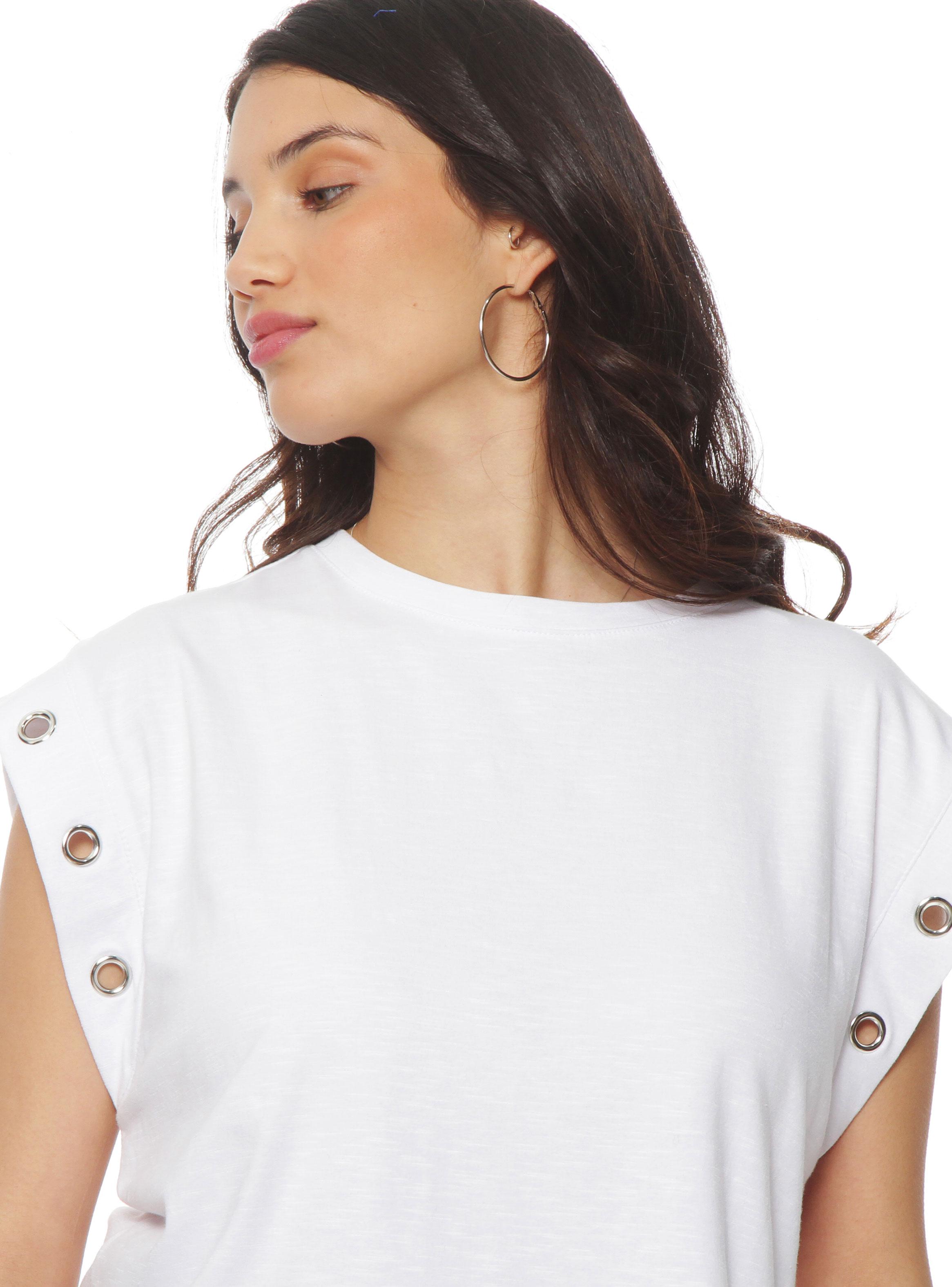 Polera Escote Redondo con Ojetillo En Manga-2