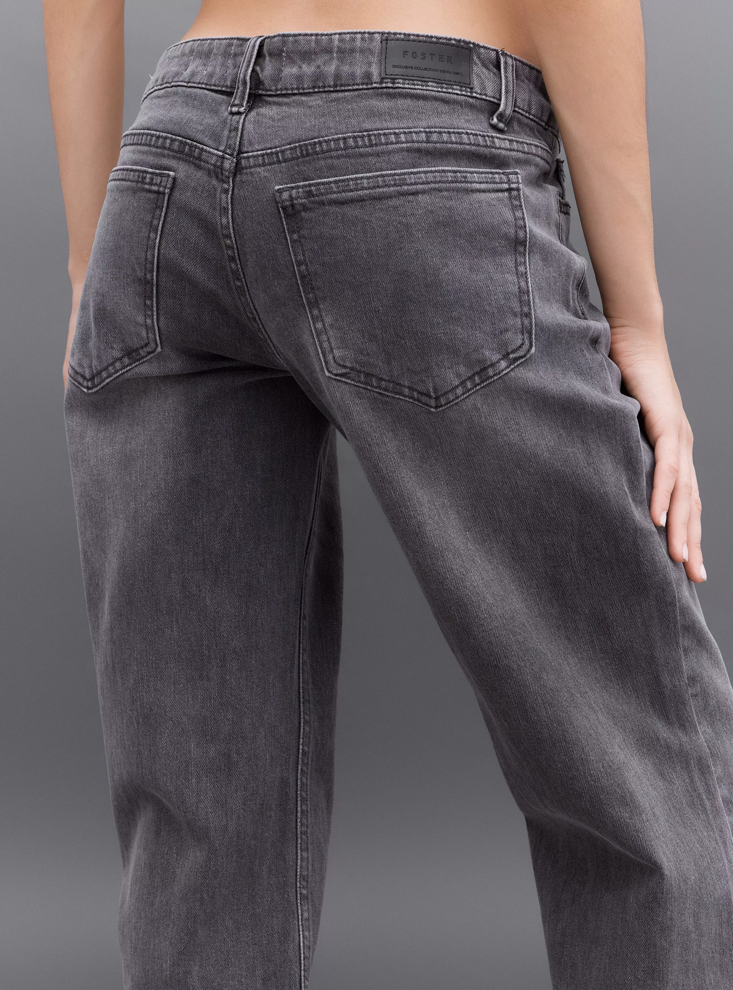 Jeans Slim Fit Tiro Medio con Cierre Metálico-3