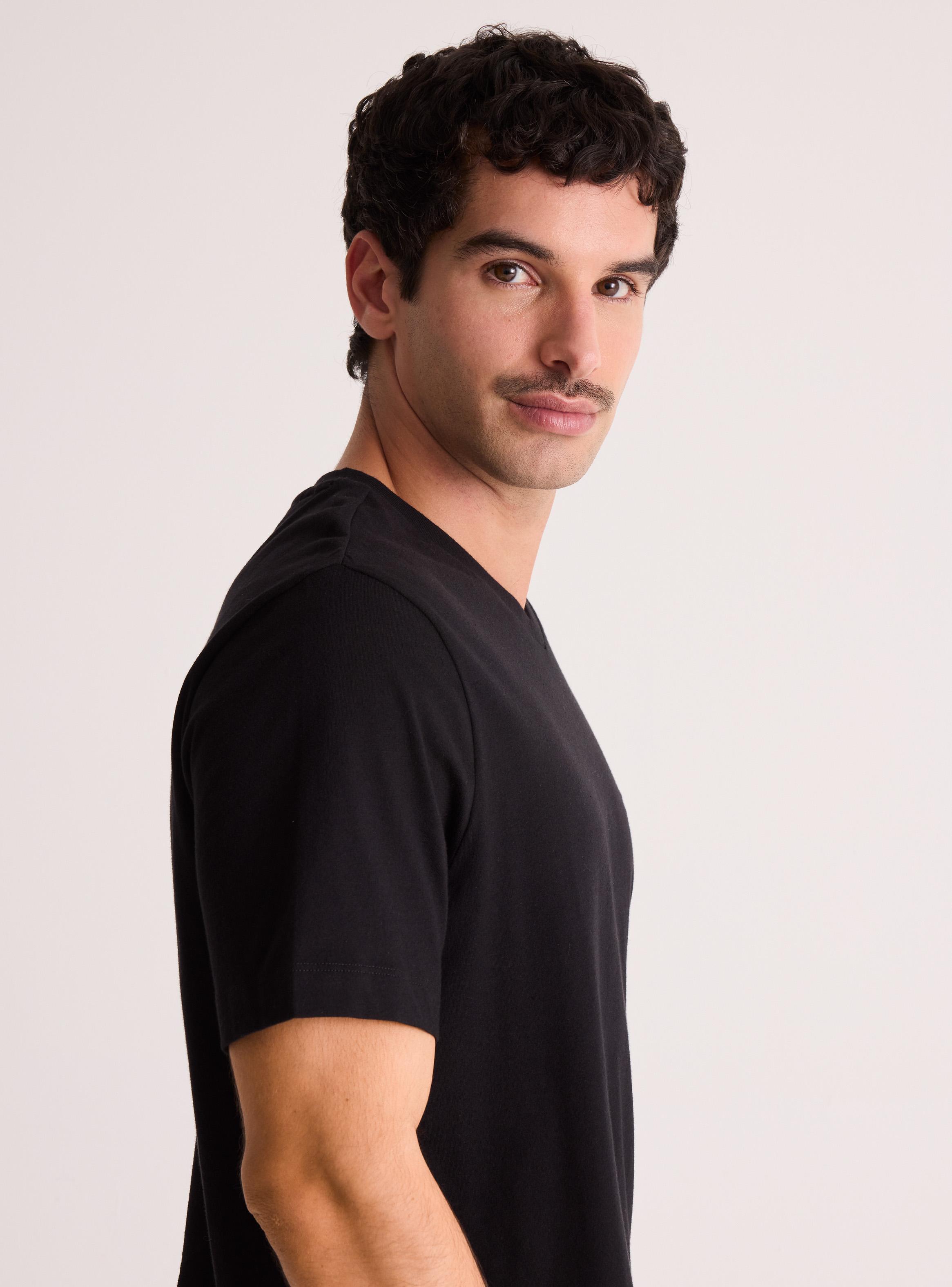 Polera Cuello V Básica Logo Bordado-3