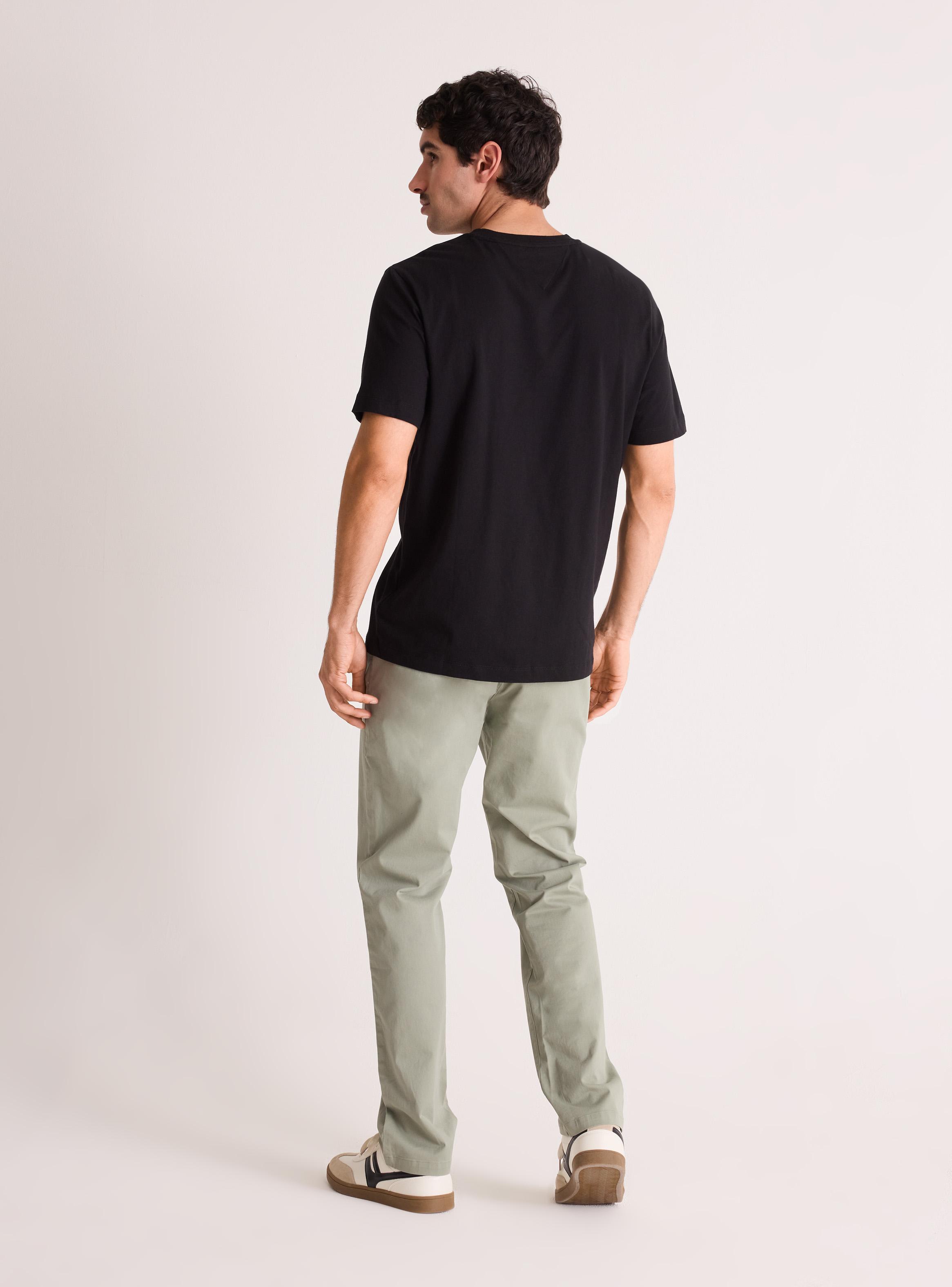 Polera Cuello V Básica Logo Bordado-5