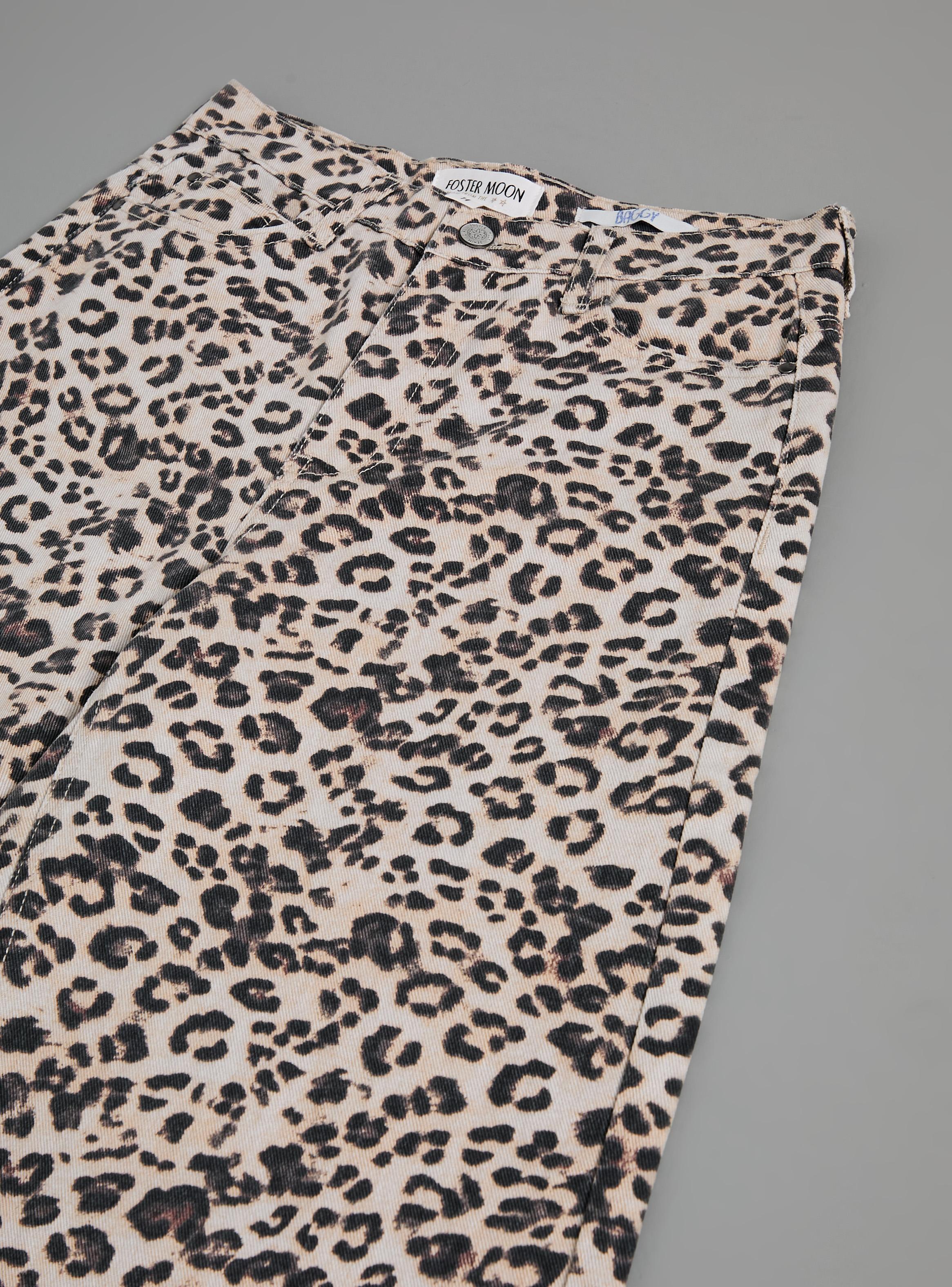 Jeans Barrel Animal Print con Estrella Bolsillo Trasero-3