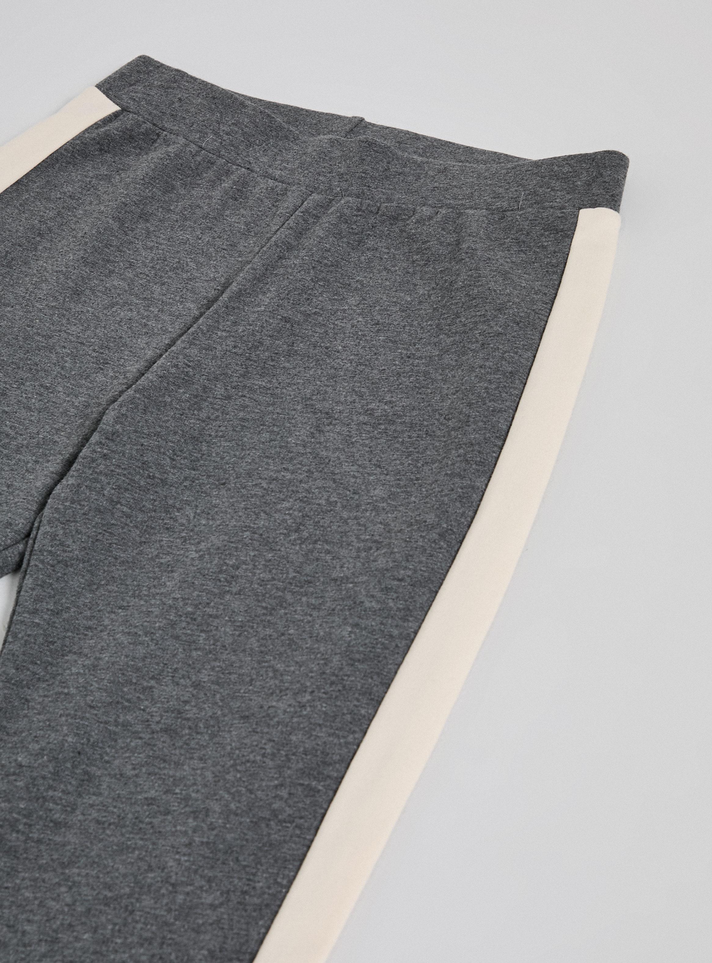 Calza Flare Tiro Medio con Franja Lateral-3