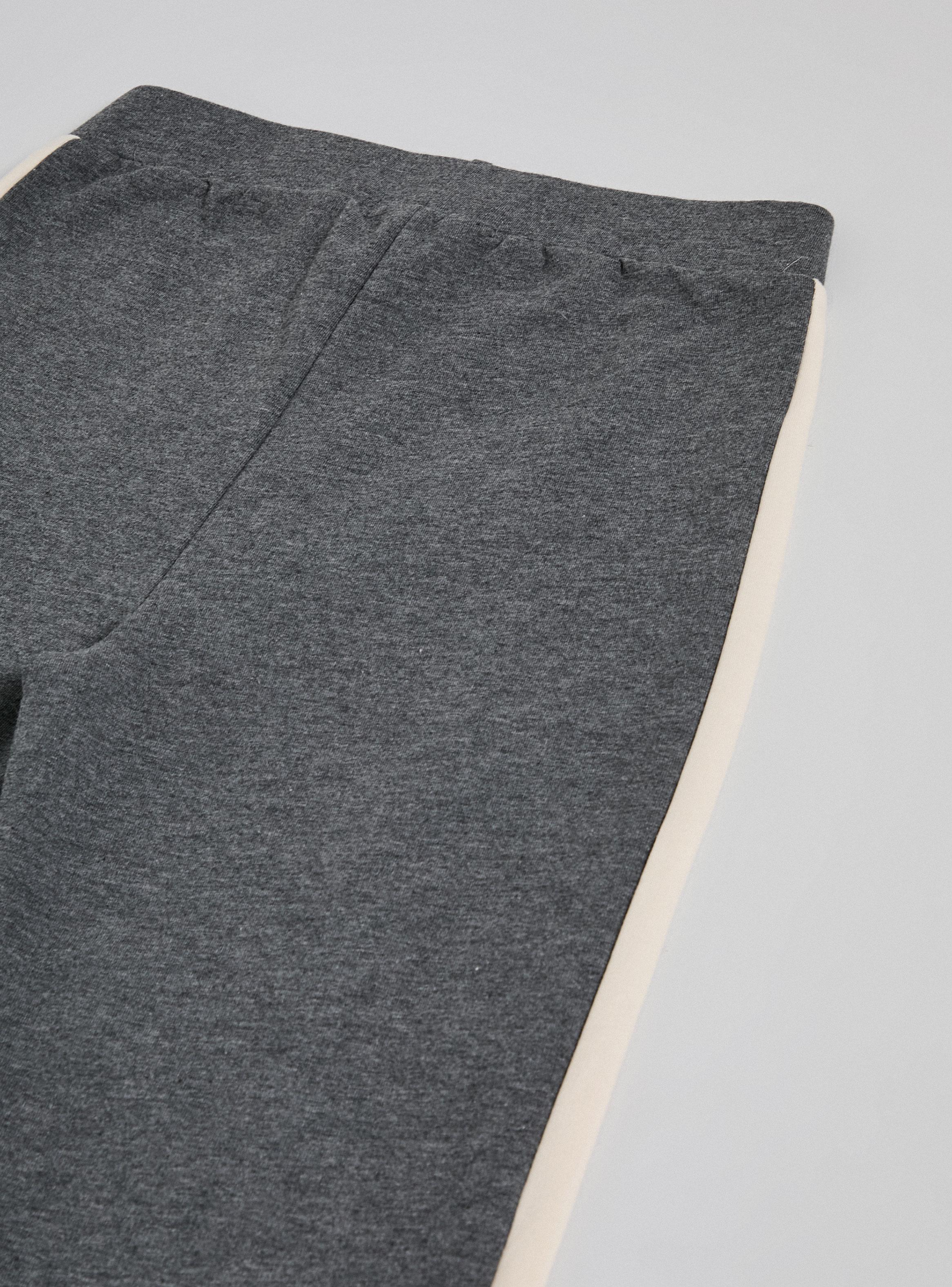 Calza Flare Tiro Medio con Franja Lateral-2