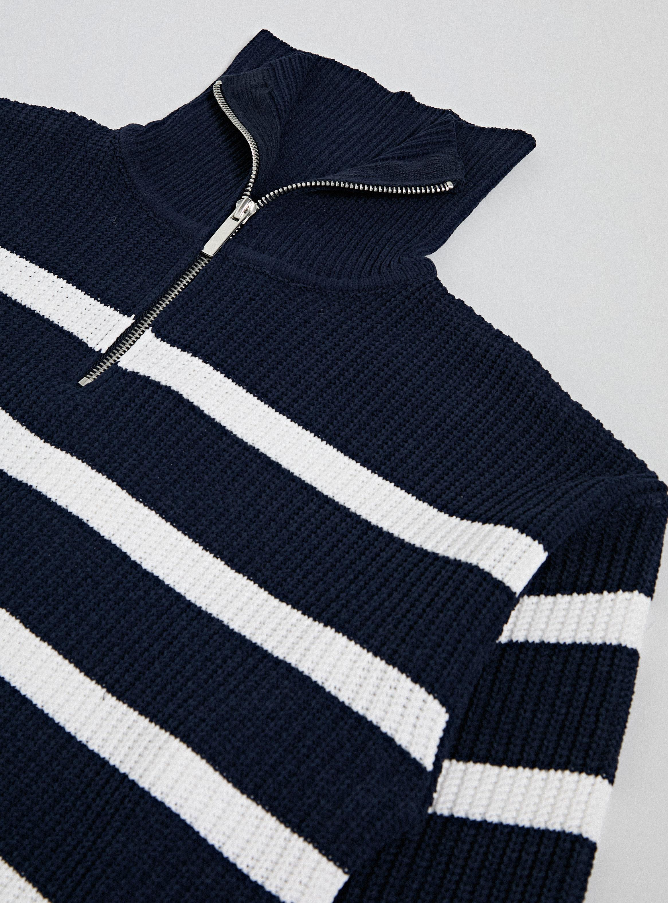 Sweater Rayas Horizontales con Medio Cierre-3