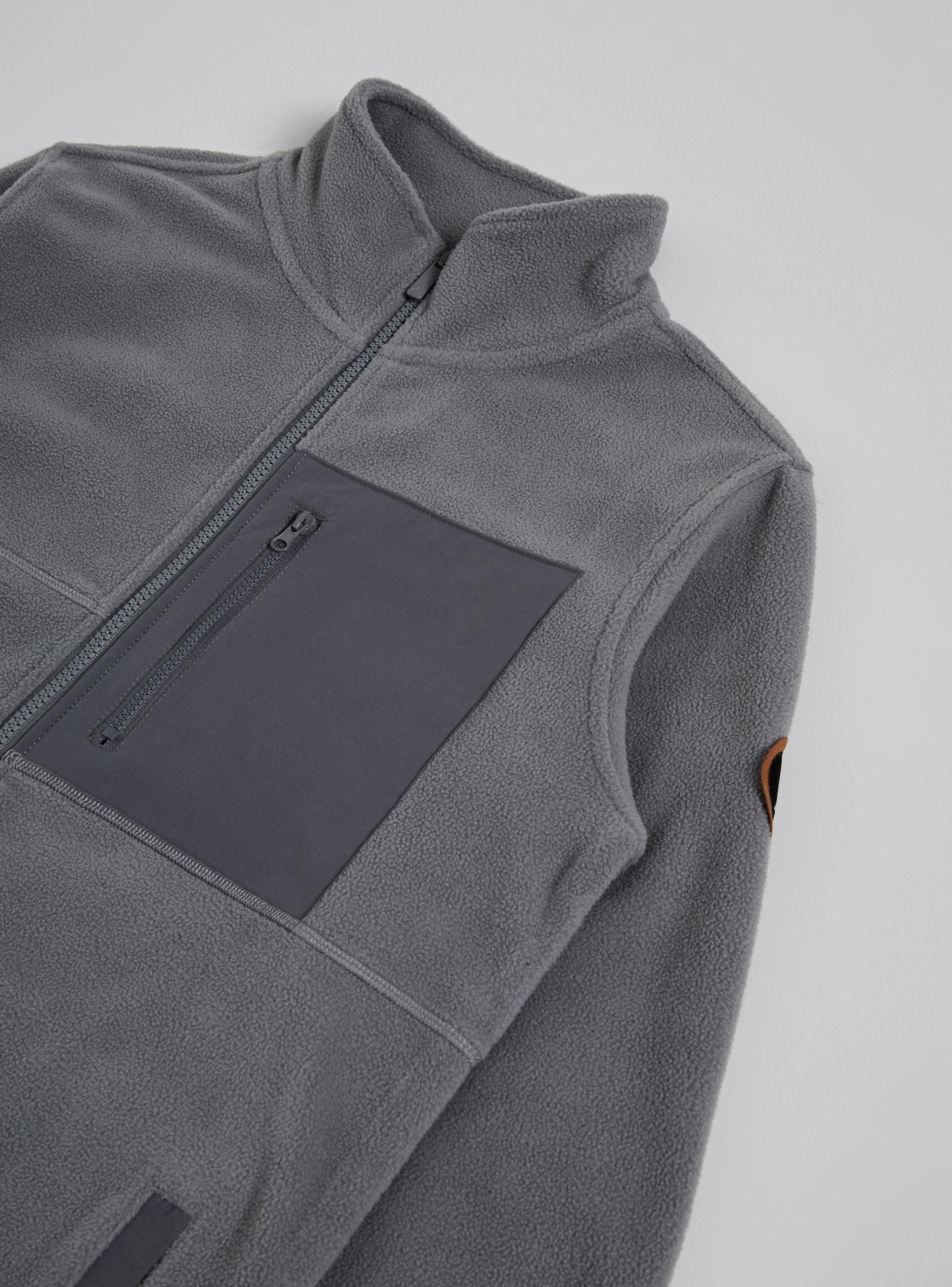 Polerón Polar Color Liso y Bolsillo en Contraste-3