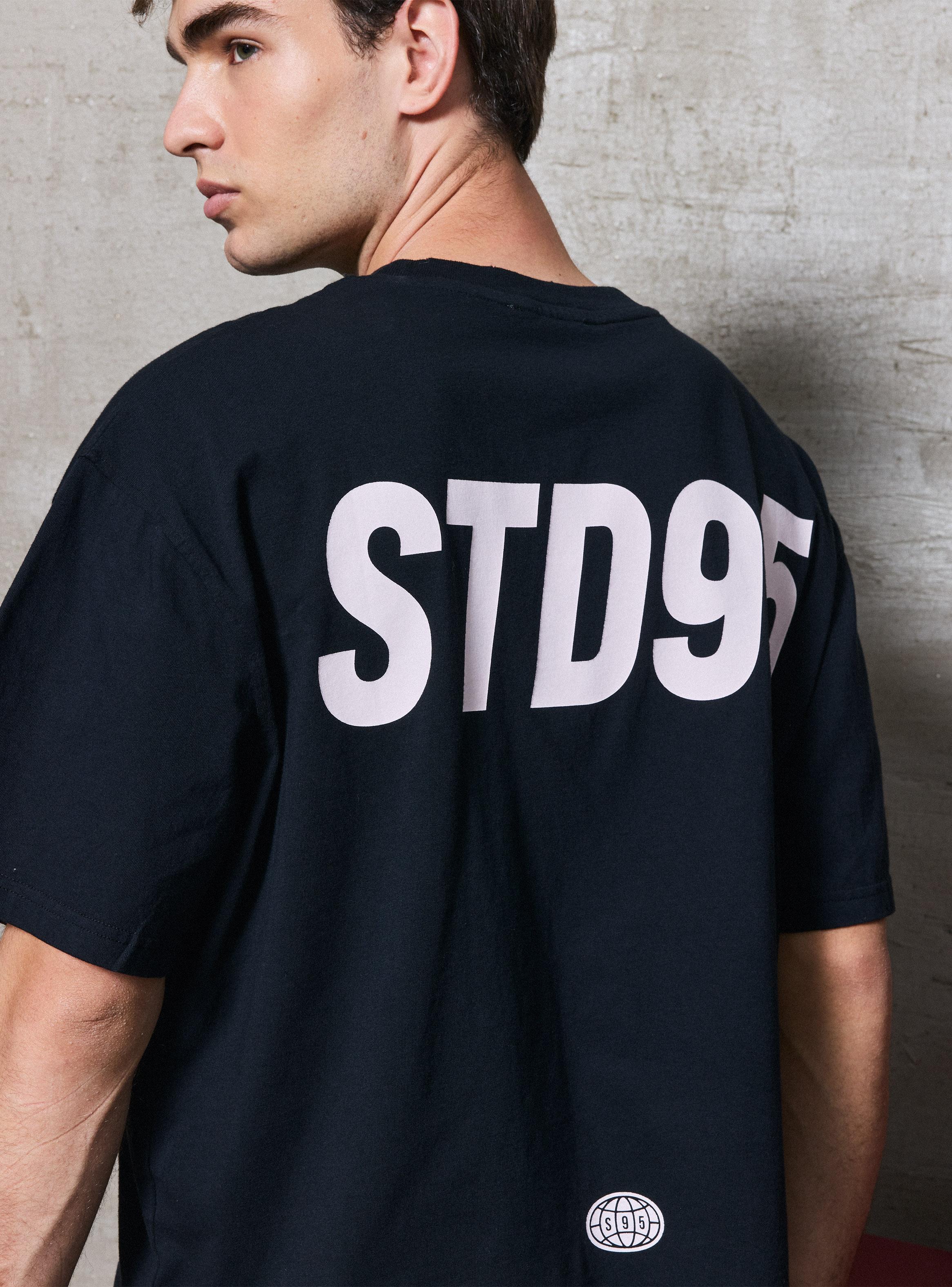 Polera Manga Corta Colab Studio 95-3