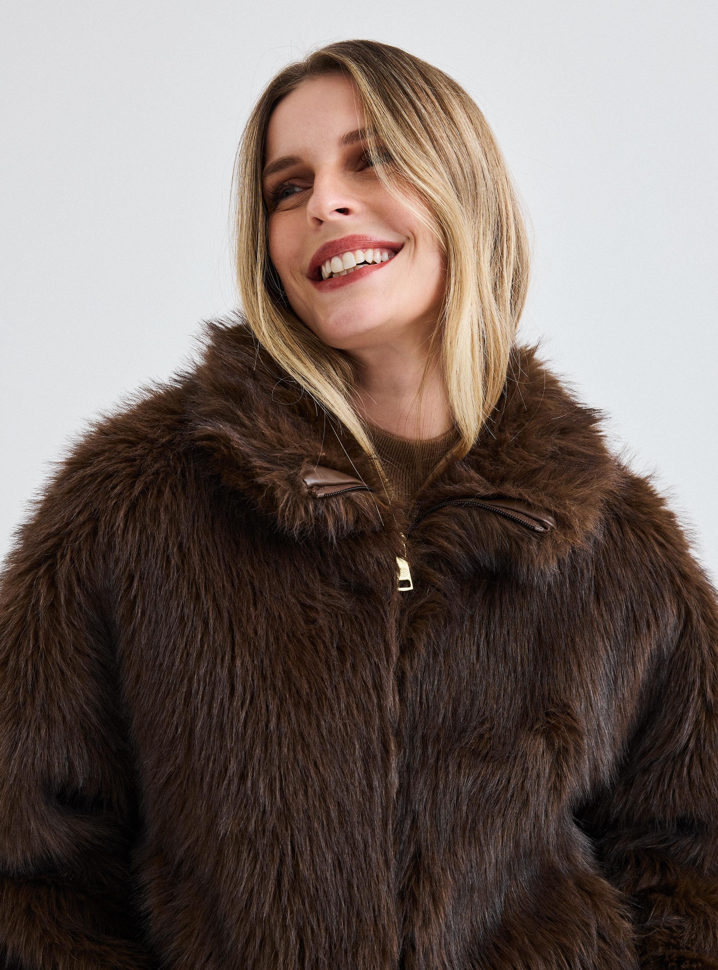 Chaqueta de Pelo Largo y Cierre-2