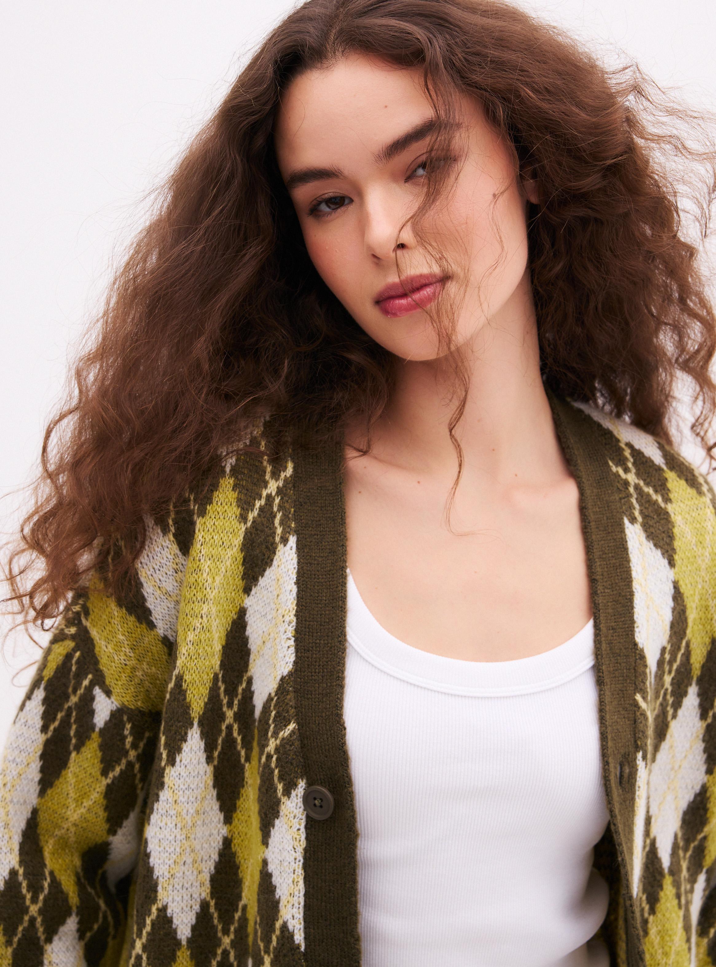 Chaleco Rombos Geométricos con Botones-3