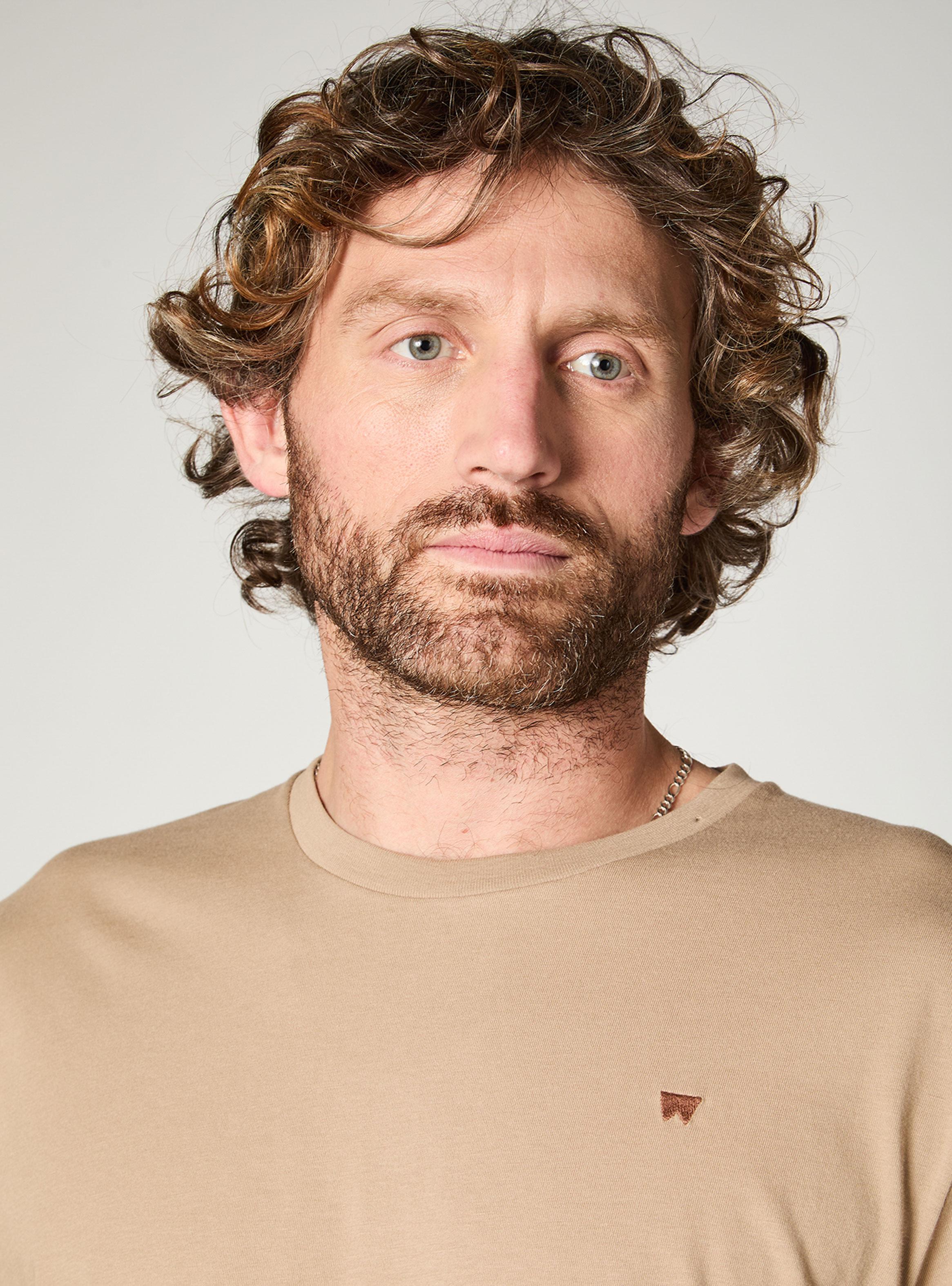 Polera Manga Corta Regular Logo Bordado-2