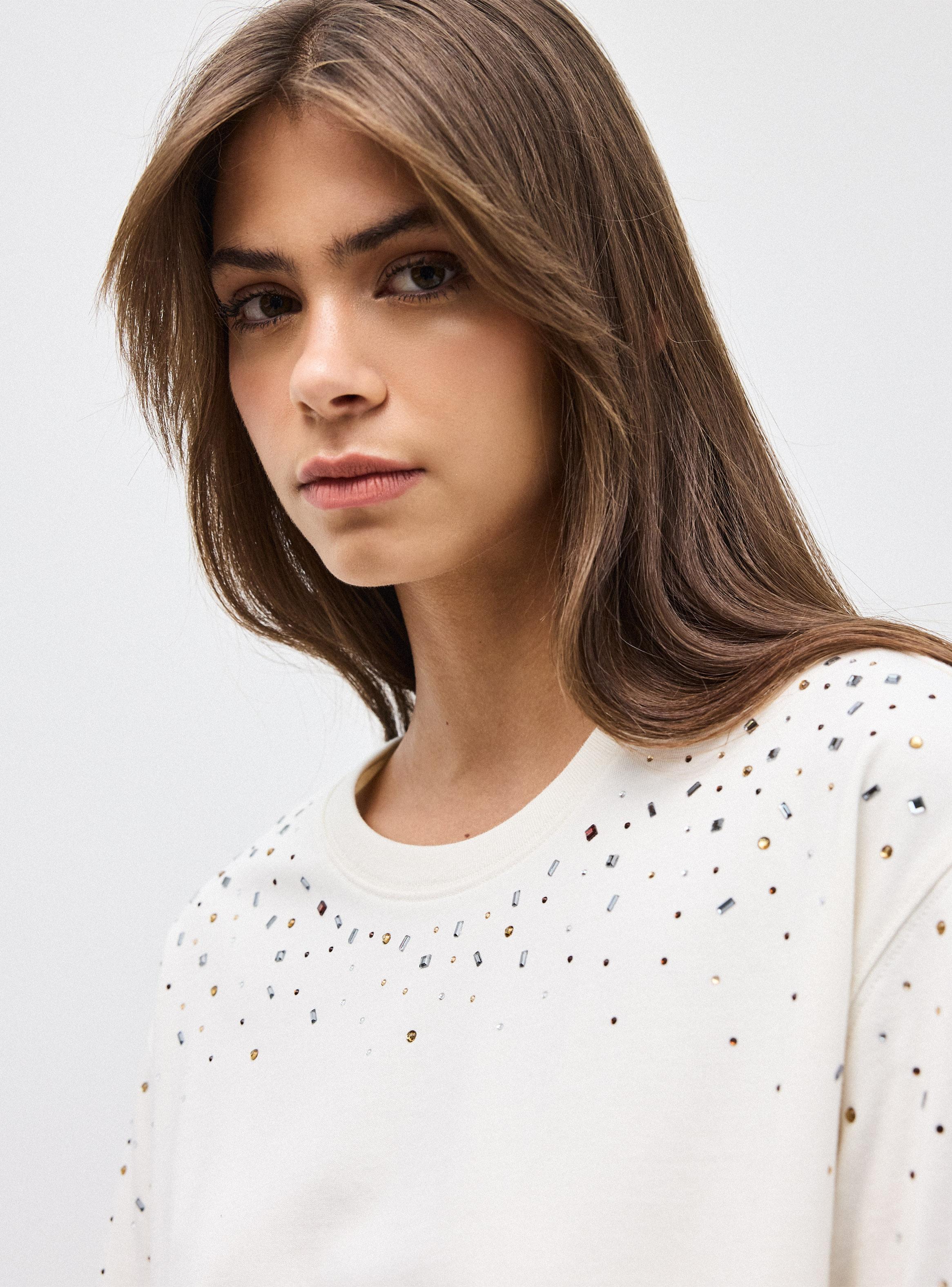 Polera Hombro Caído con Aplicación Joya-3