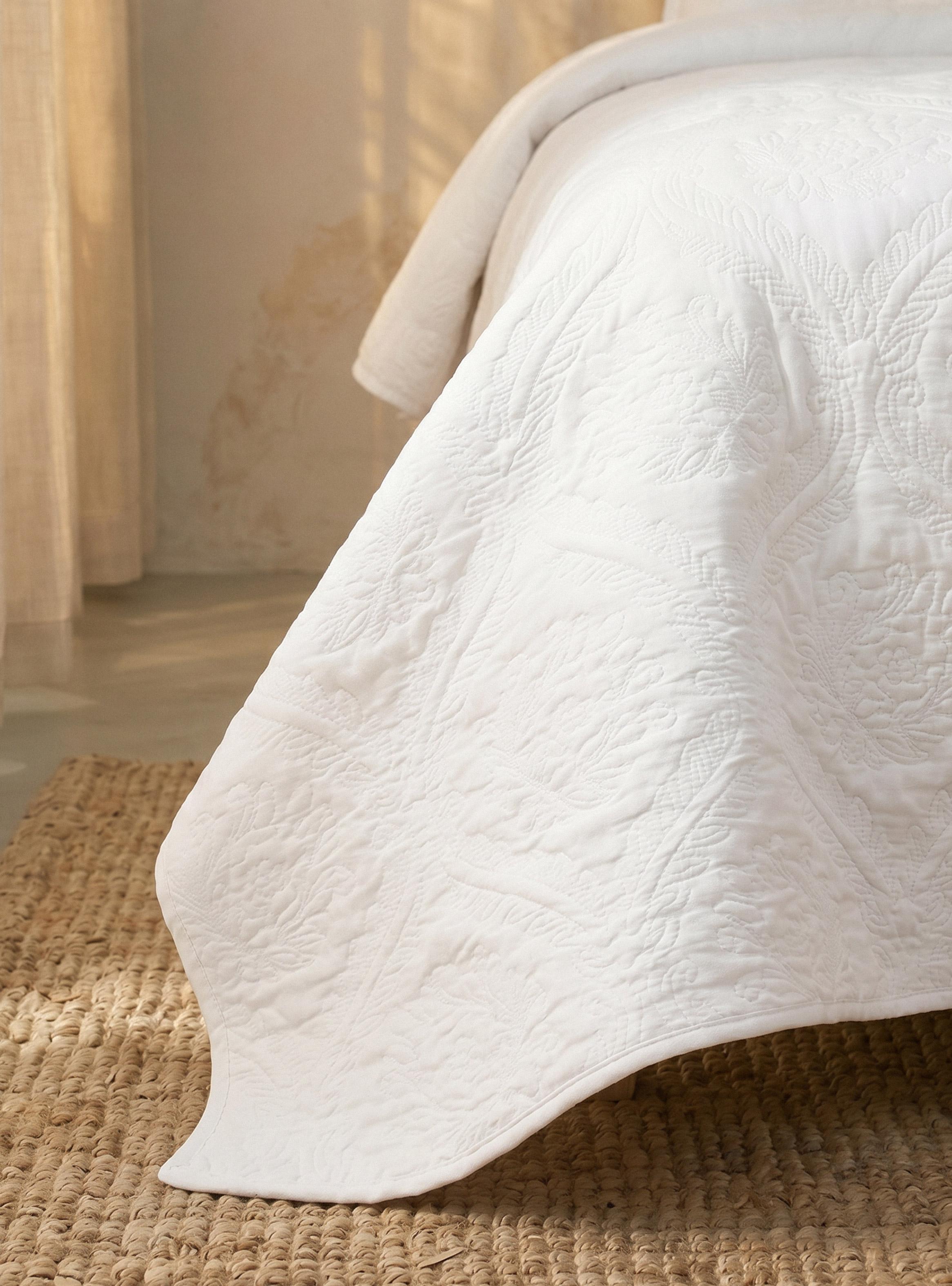 Quilt 1 Plaza Unicolor White-3