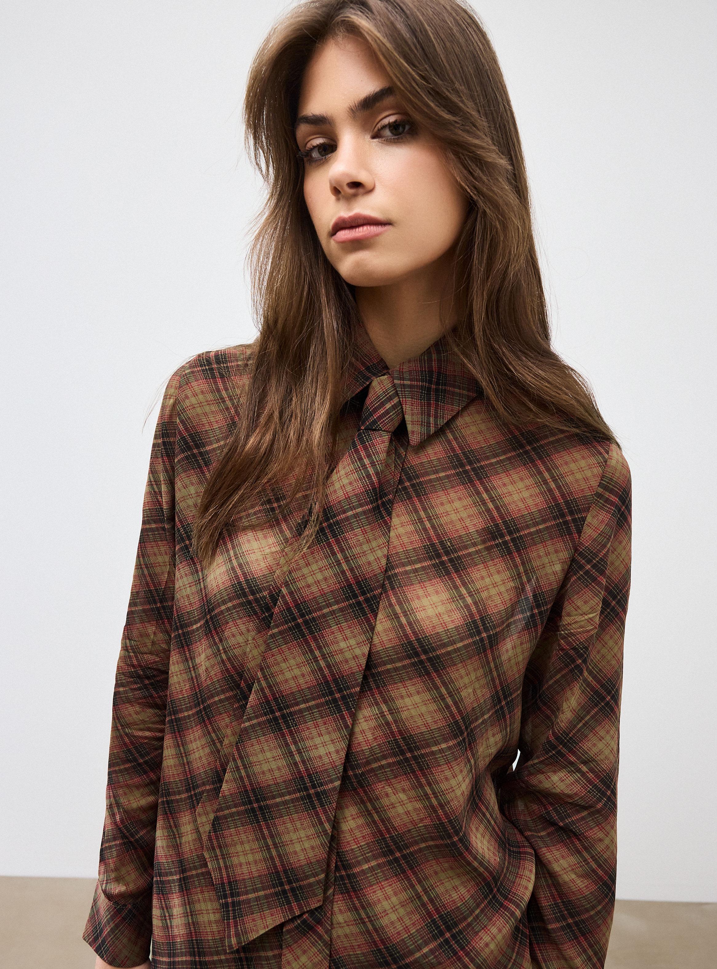 Blusa Camisera con Corbata Diseño Cuadros-2