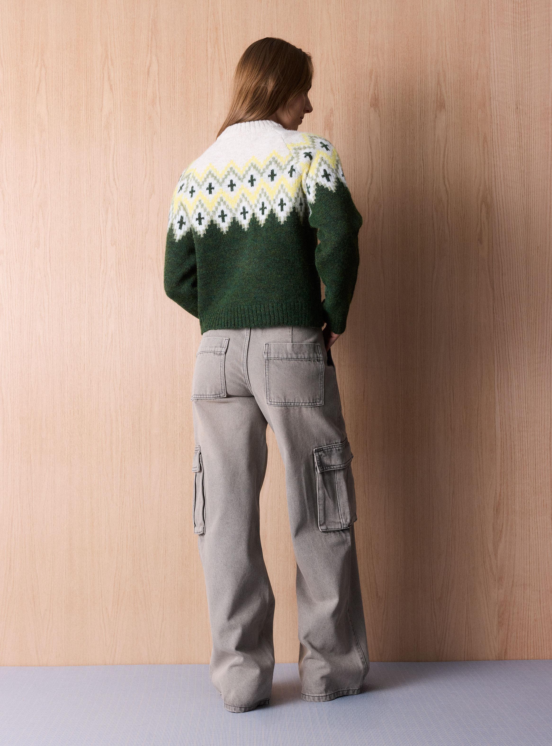 Sweater Cuello Redondo y Diseño-5