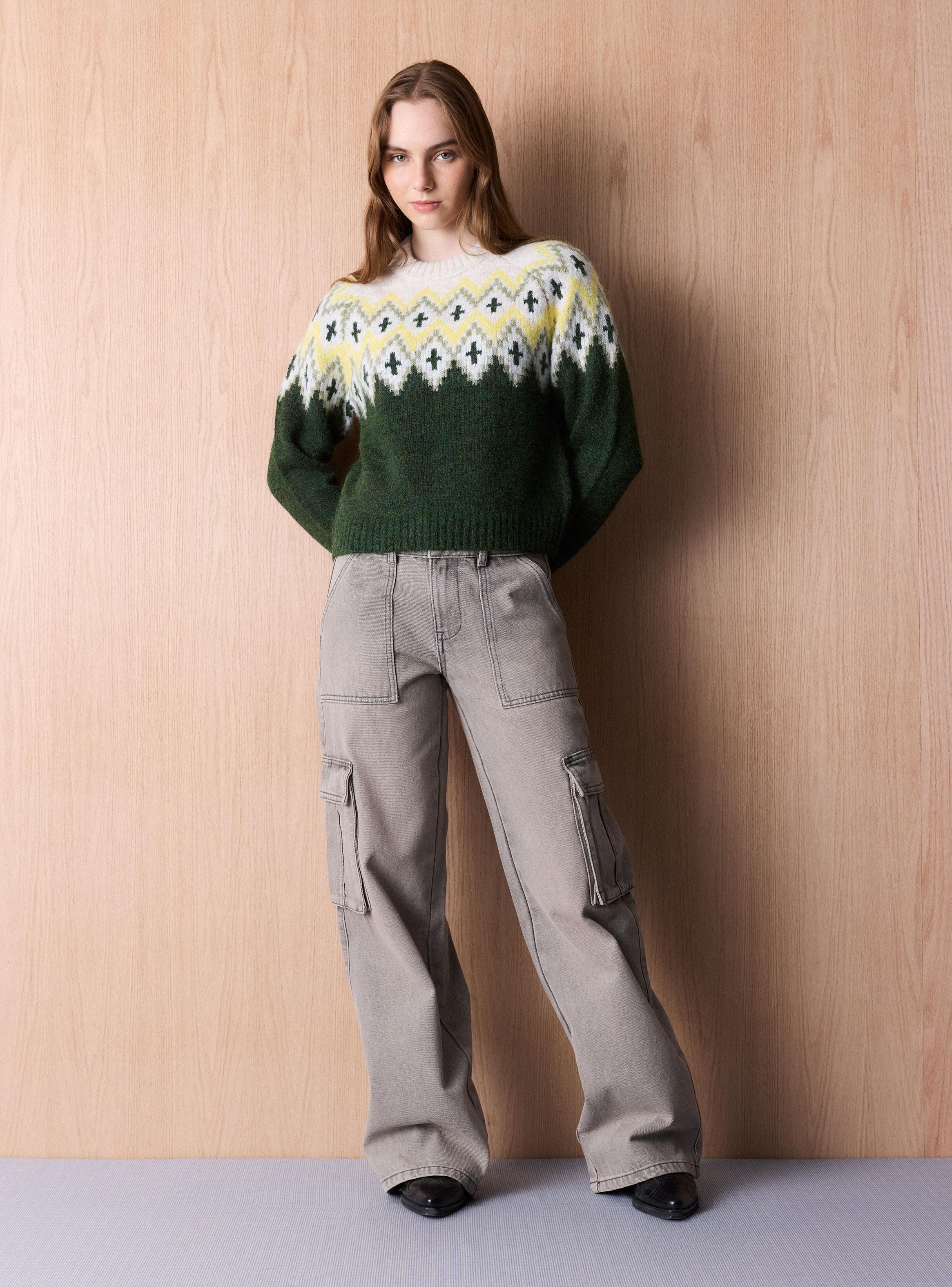 Sweater Cuello Redondo y Diseño-4