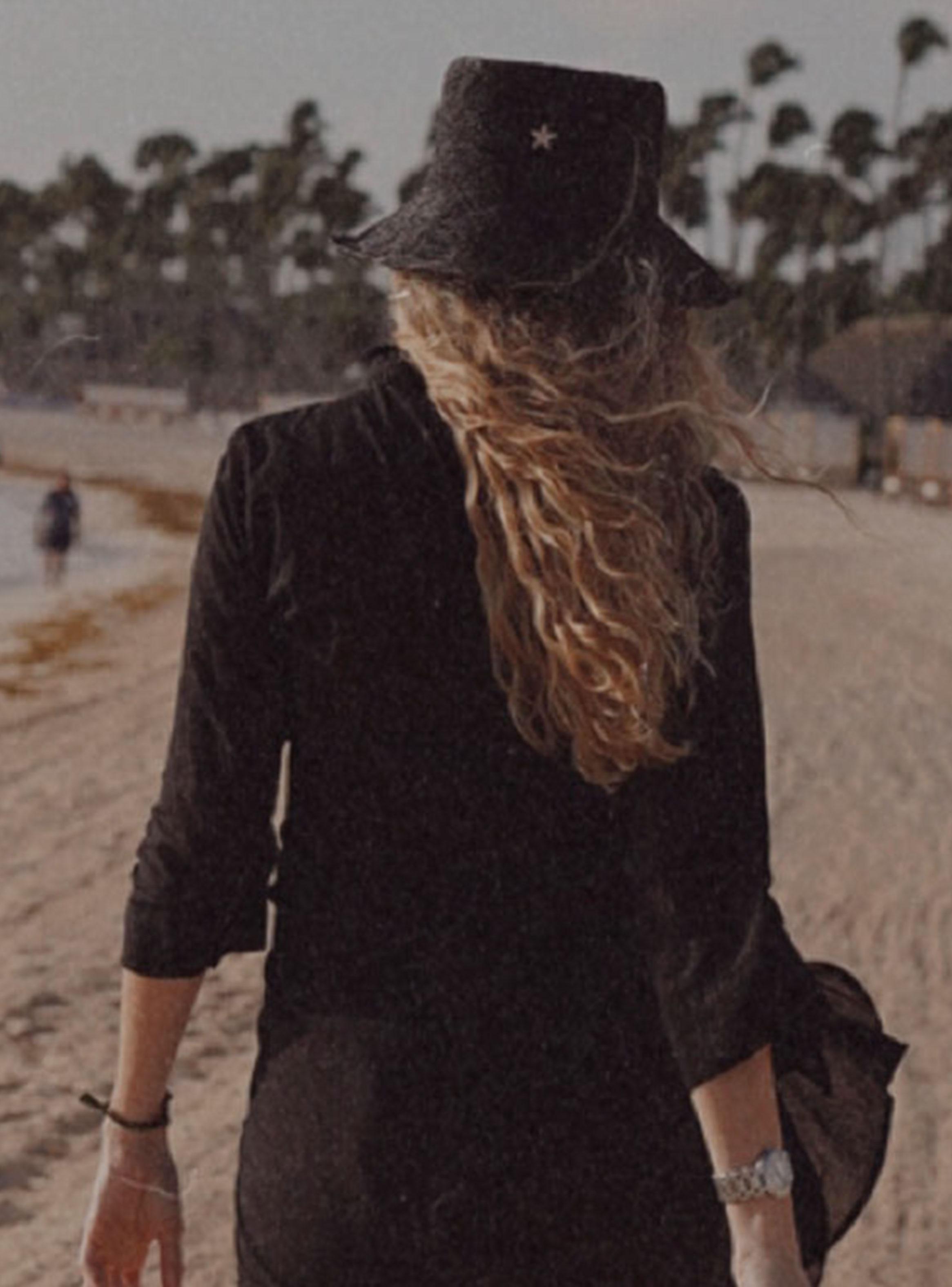 Sombrero Black Raffia Bucket-1