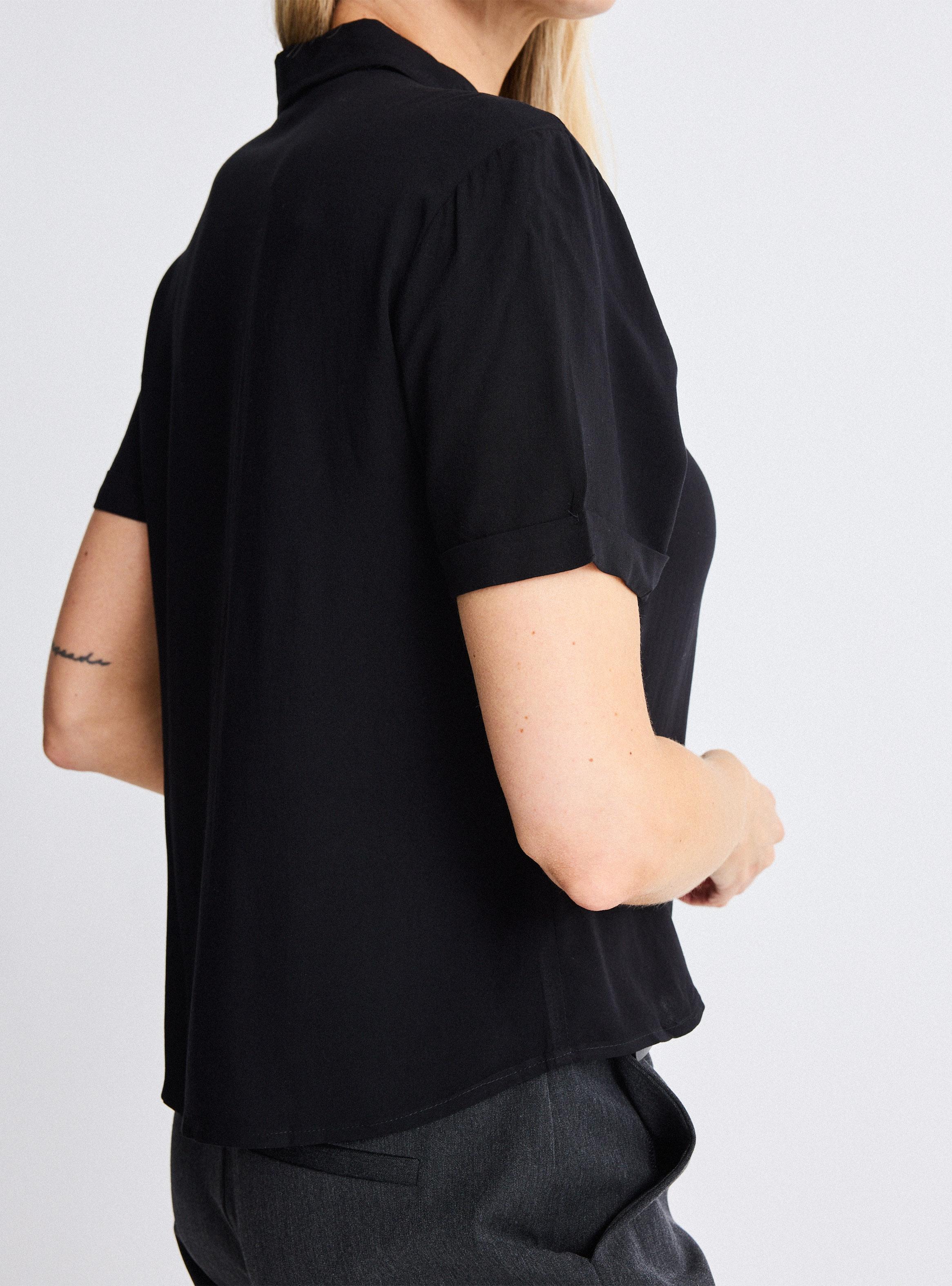 Blusa Manga Corta Estampado Cuello V-3