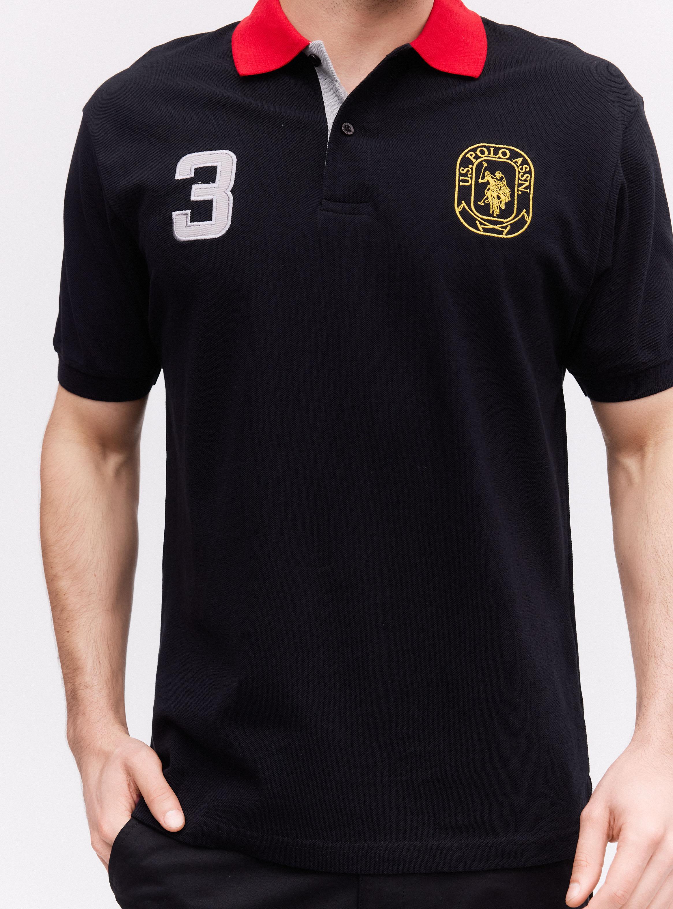 Polera Cuello Piqué Logo Bordado Dorado-3