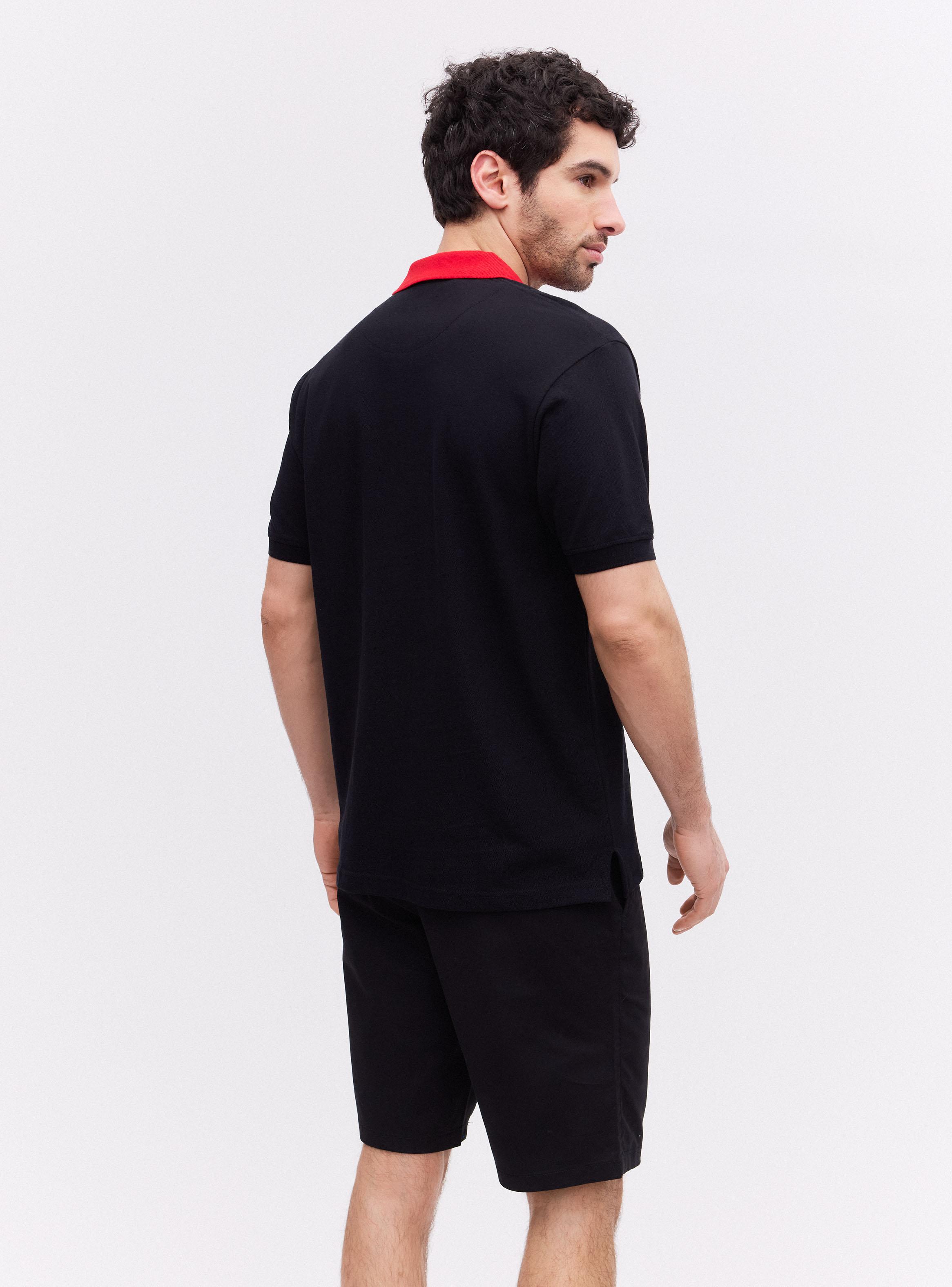 Polera Cuello Piqué Logo Bordado Dorado-1