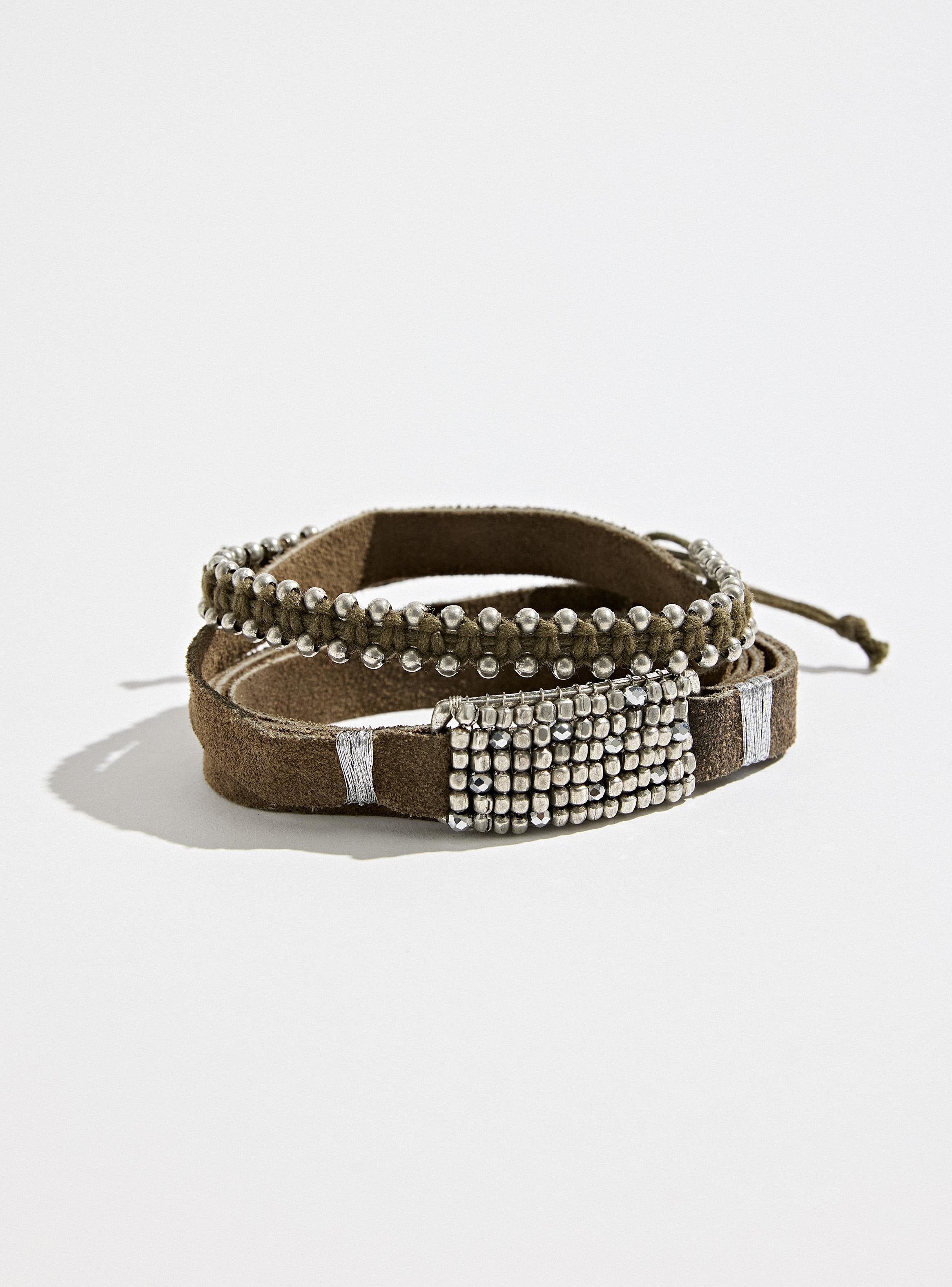 Pulsera Cuero con Detalle de Mostacillas Metálicas-3