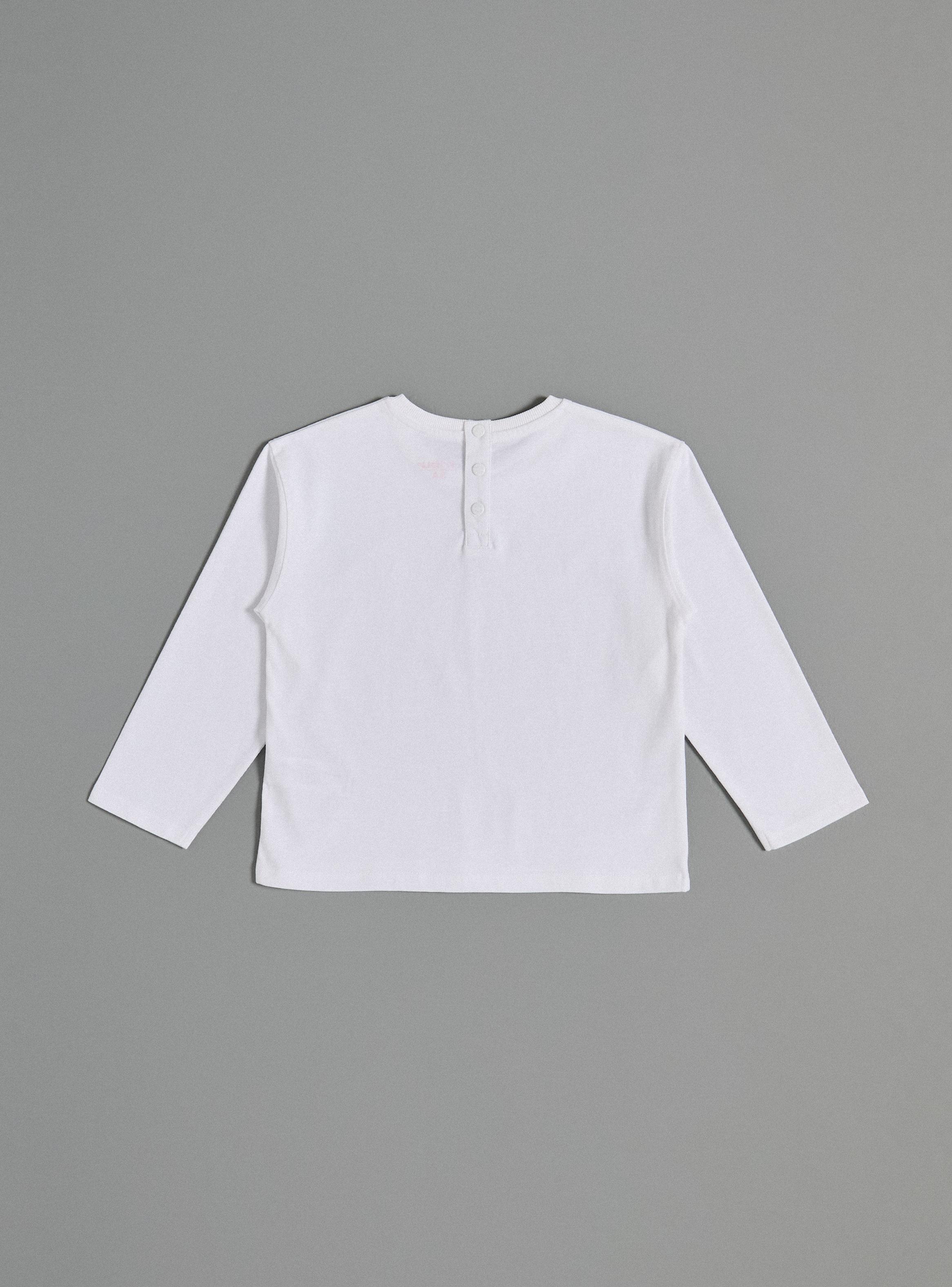 Polera Lisa con Bordado Mariposa en Pecho-2