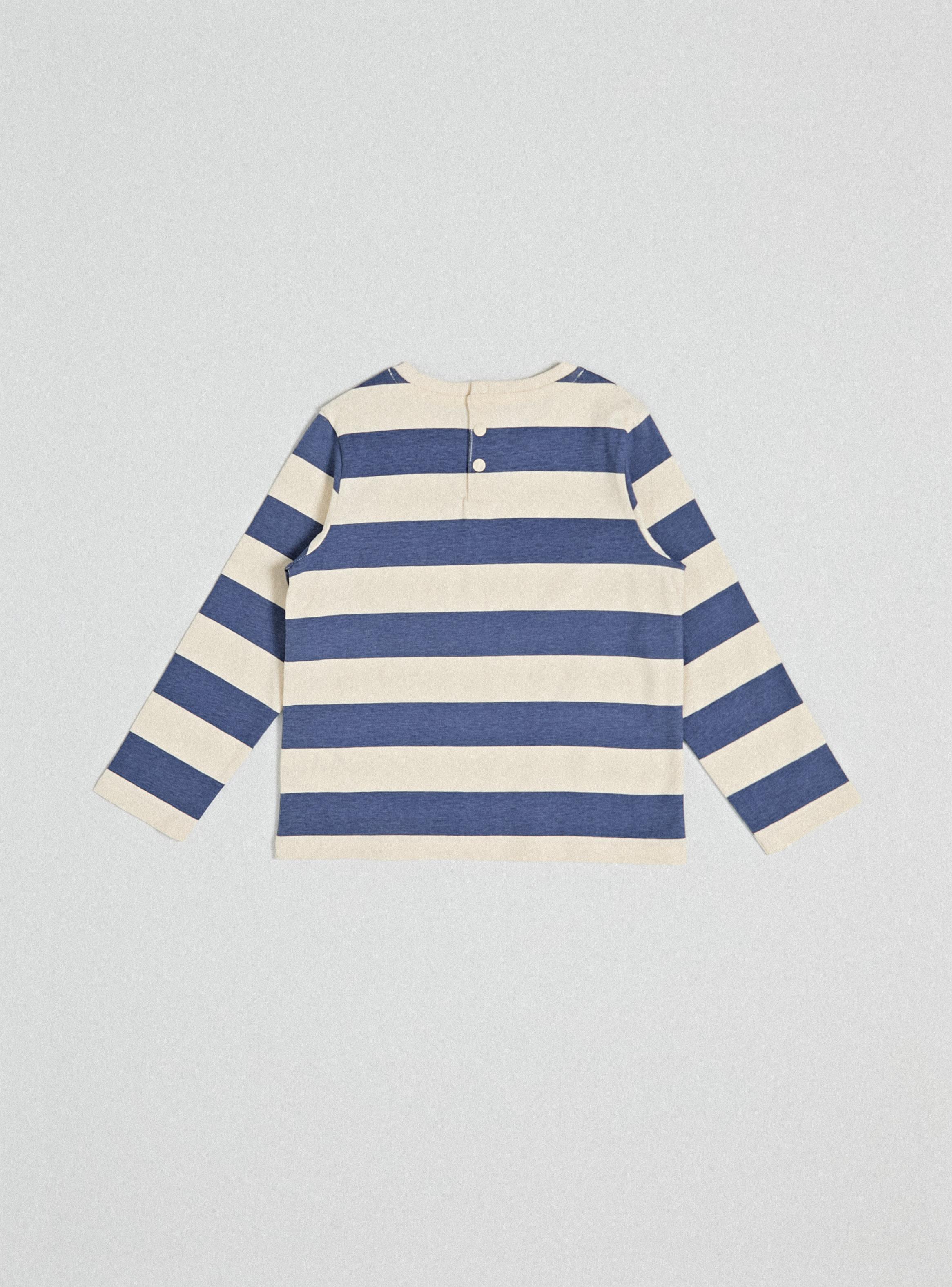 Polera con Raya Estampada y Bolsillo Niño-2