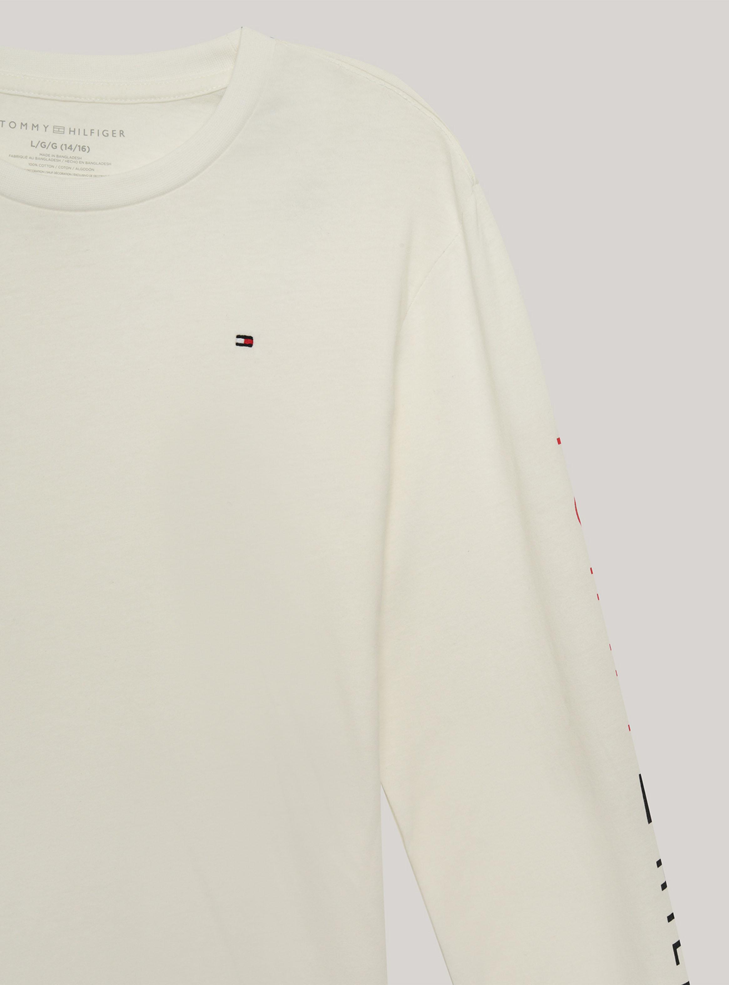 Polera Detalle Logo Tipográfico en Manga-2