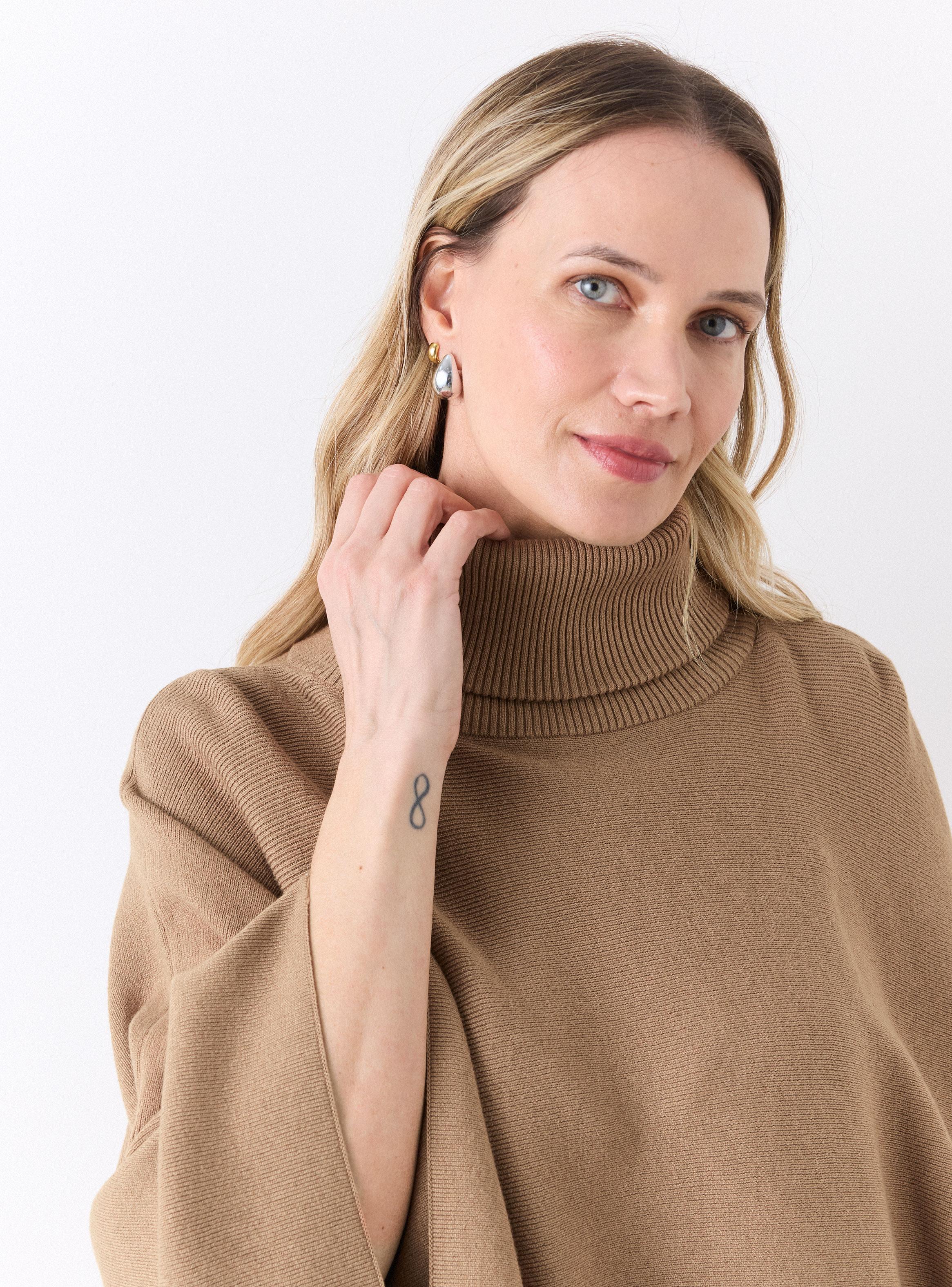 Chaleco Poncho con Cierre en Cuello-3