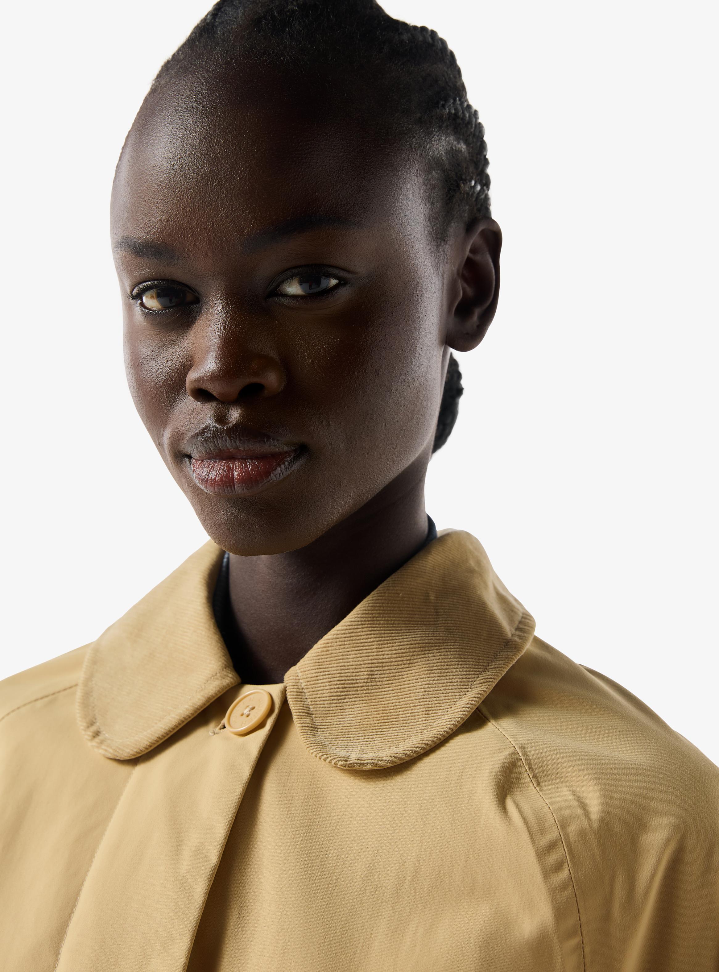 Chaqueta con Gorro Desmontable-2