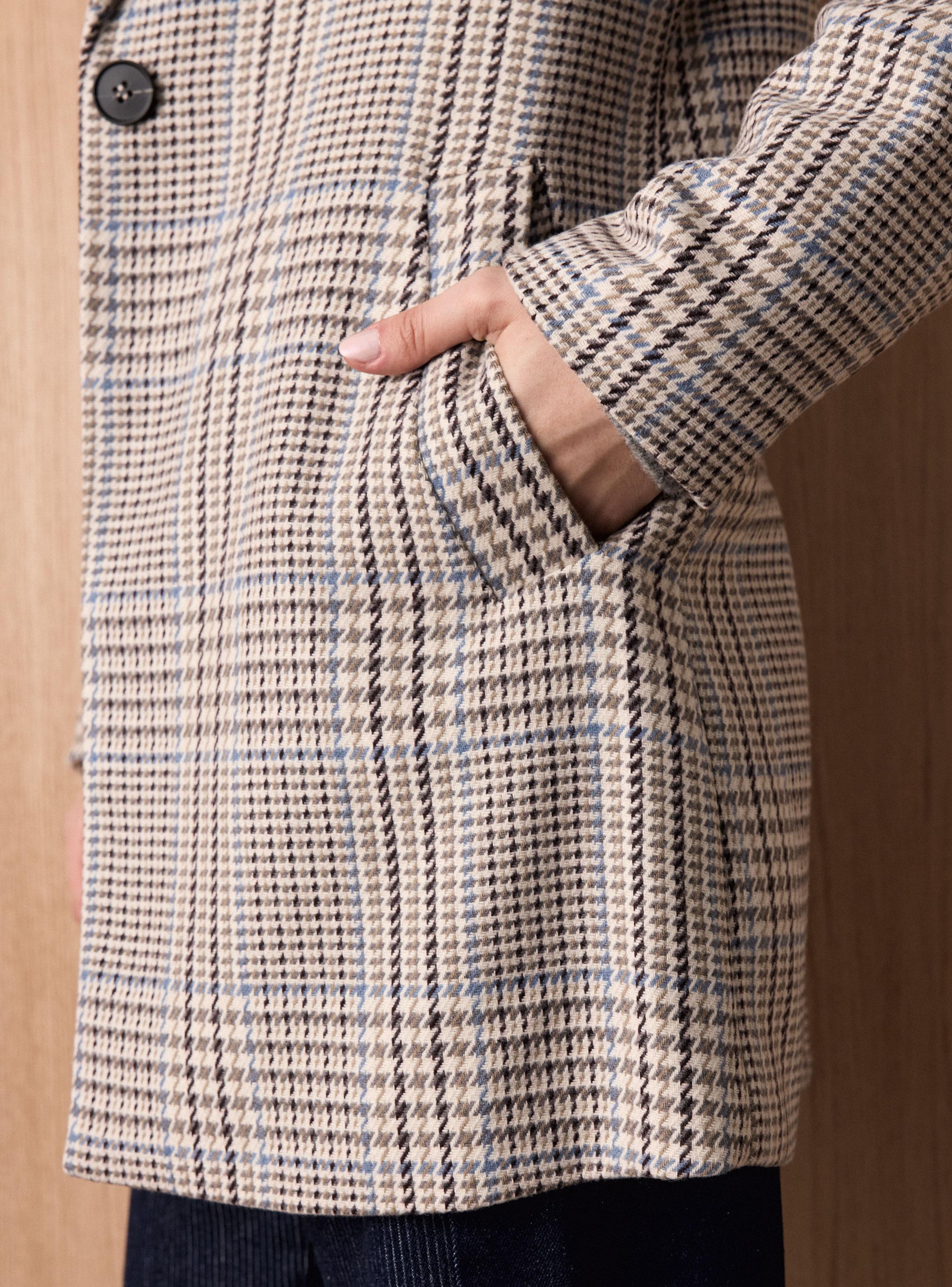 Abrigo Básico con Cuadros-3