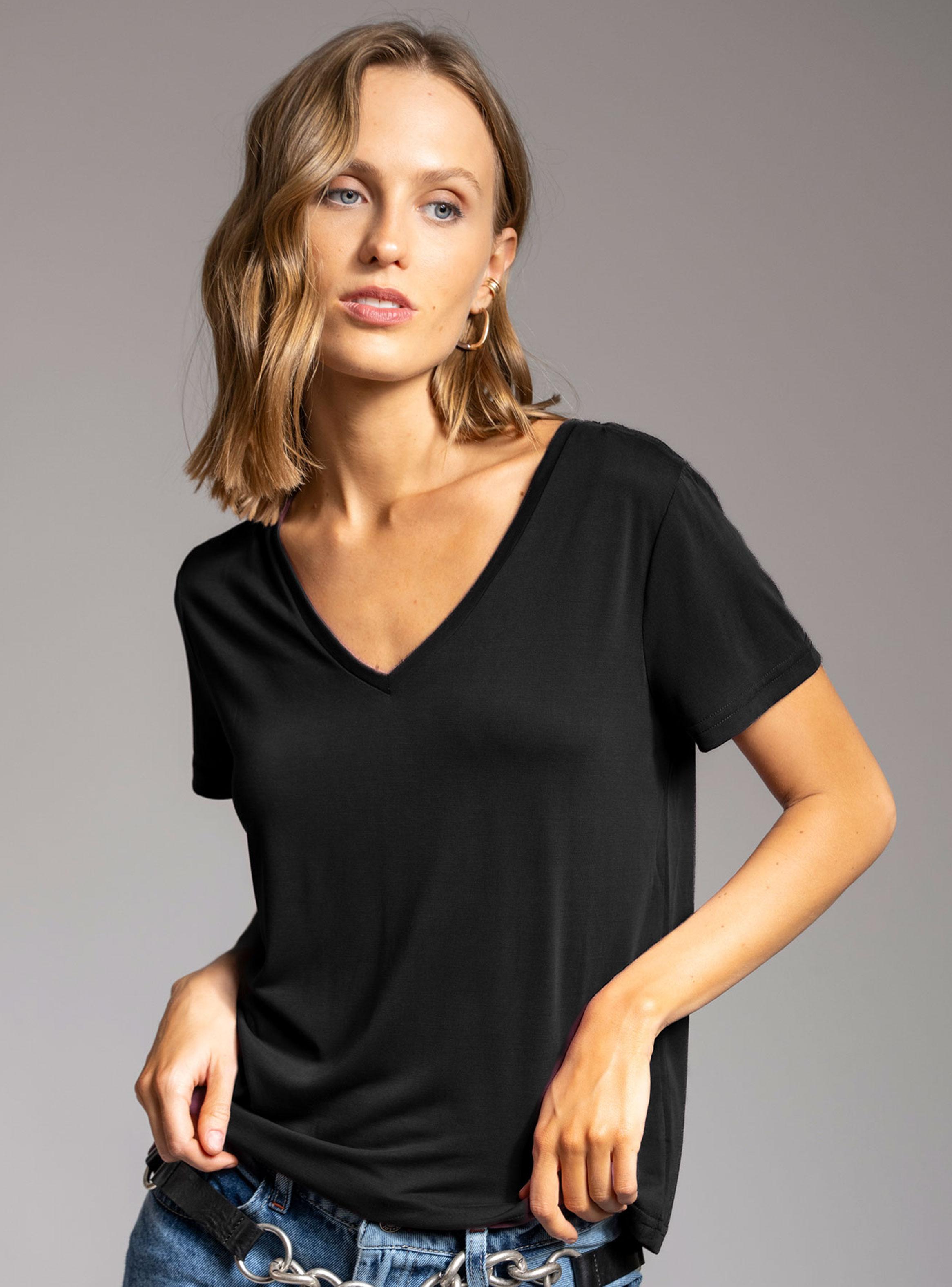 Polera Clara Manga Corta Negro-2