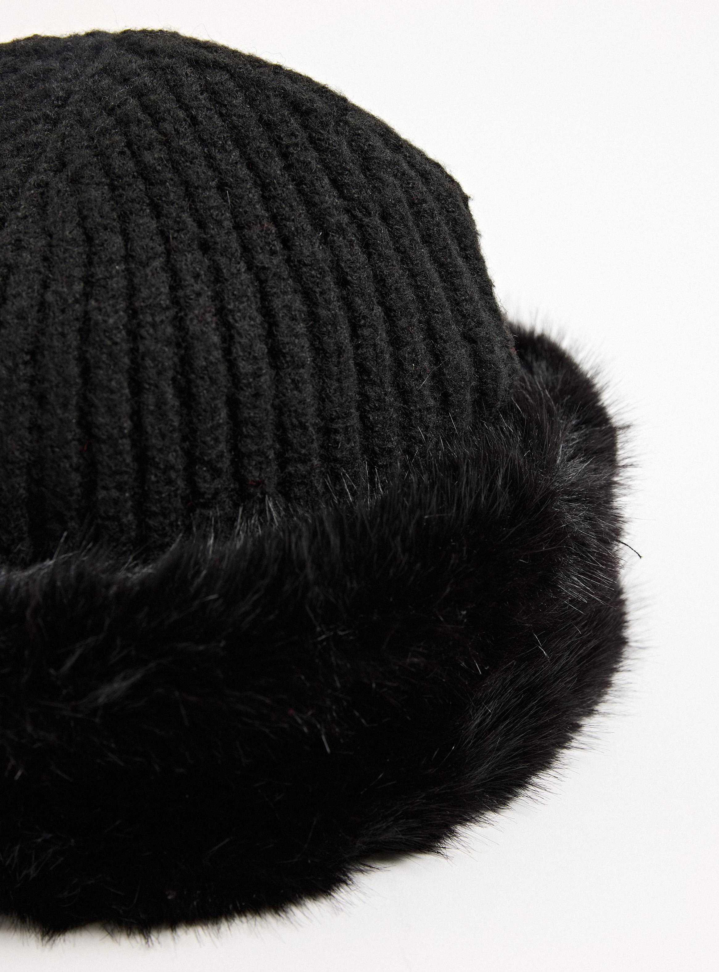 Gorro Tejido con Detalle Pelo-4