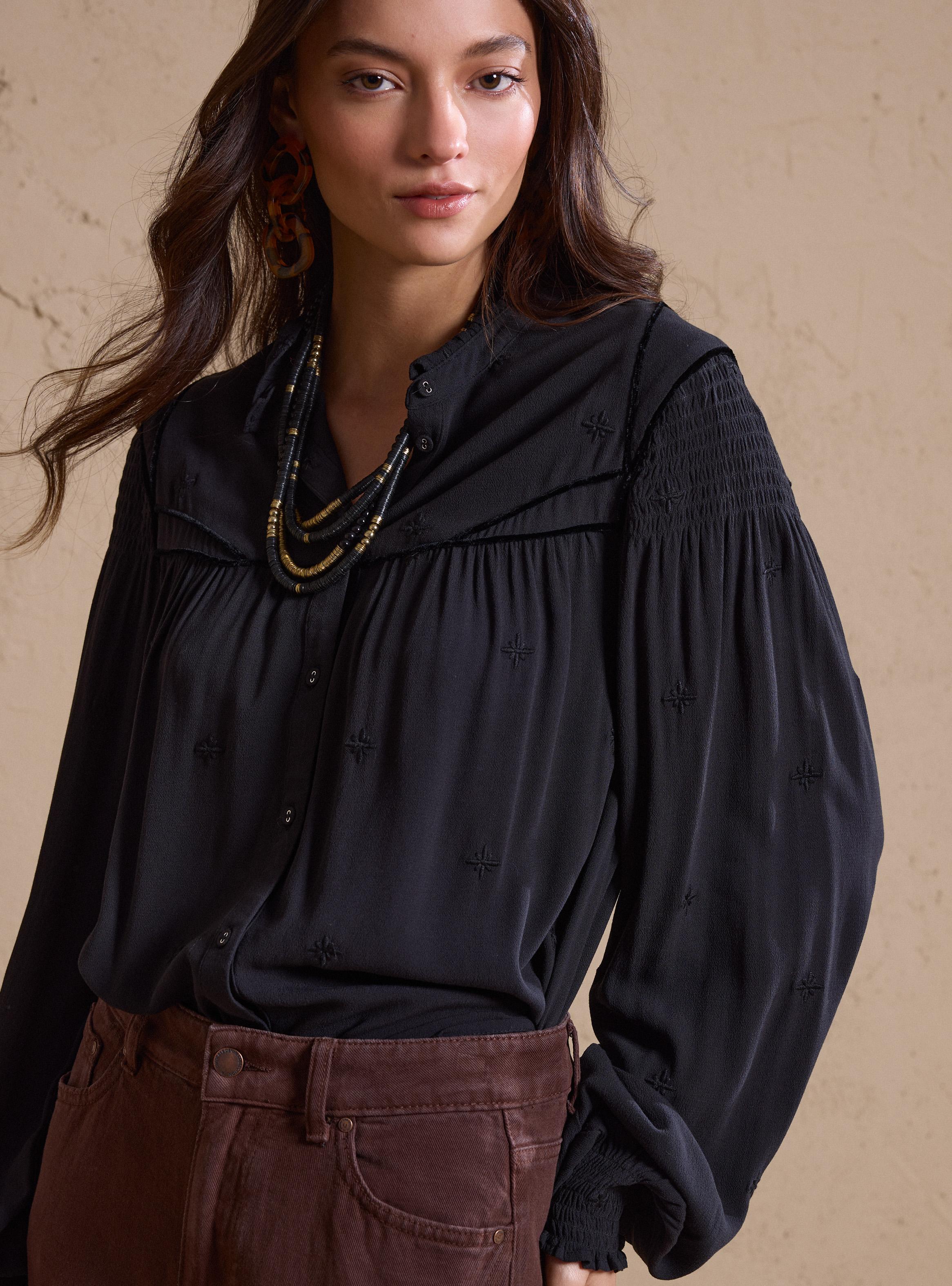 Blusa Cuello Mao con Vuelos y Bordado-2