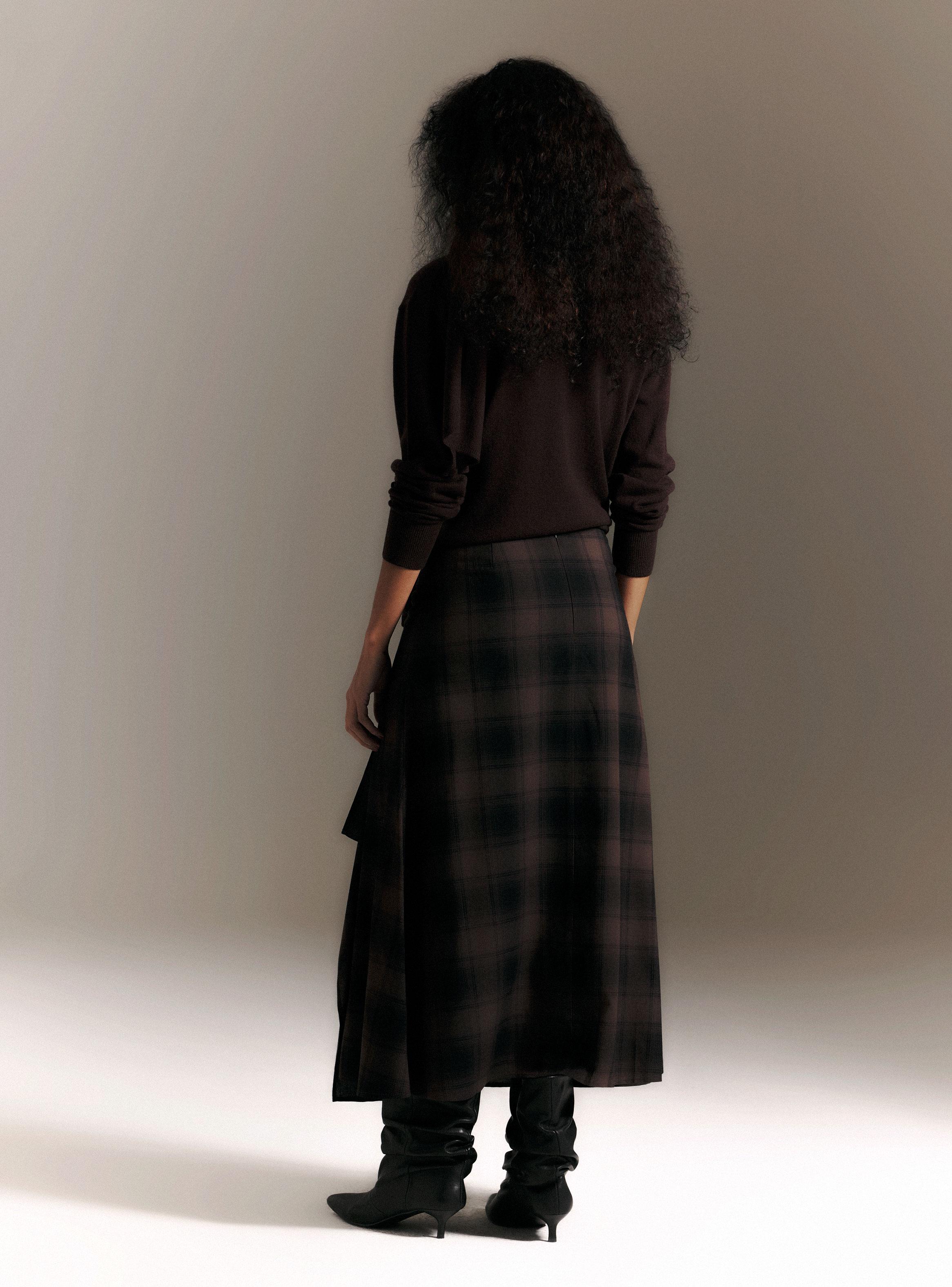 Falda Midi Asimétrica de Cuadros-5