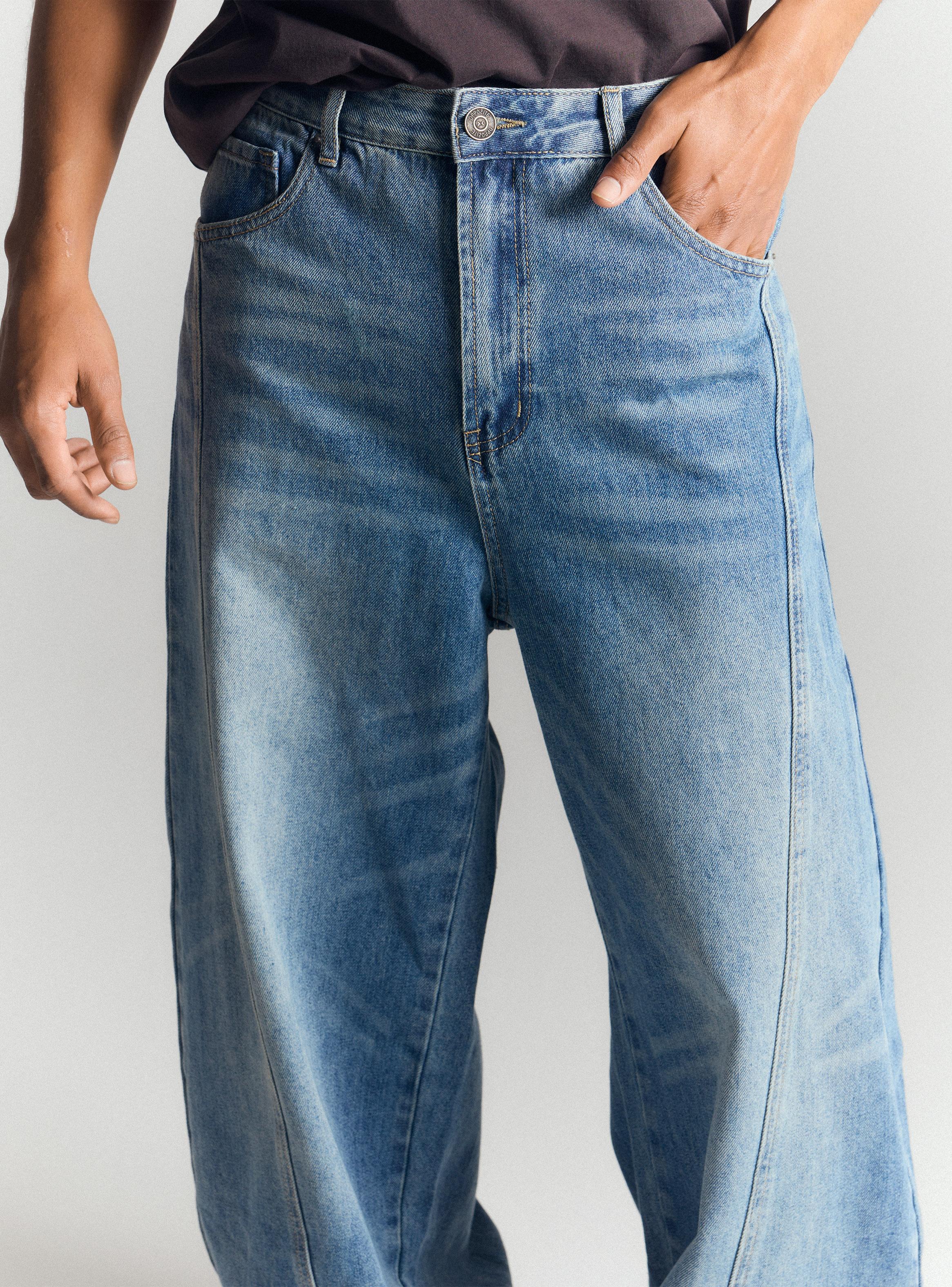 Jeans con Cortes Irregulares-2