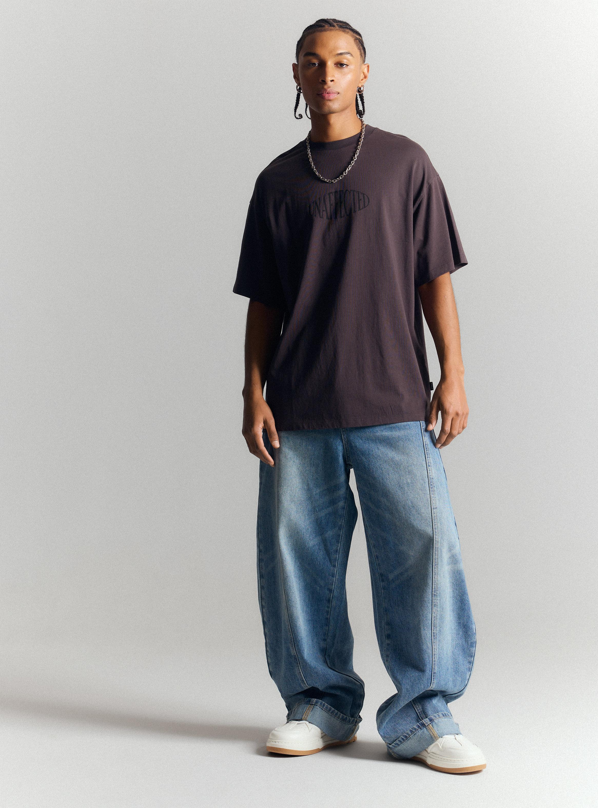 Jeans con Cortes Irregulares-4