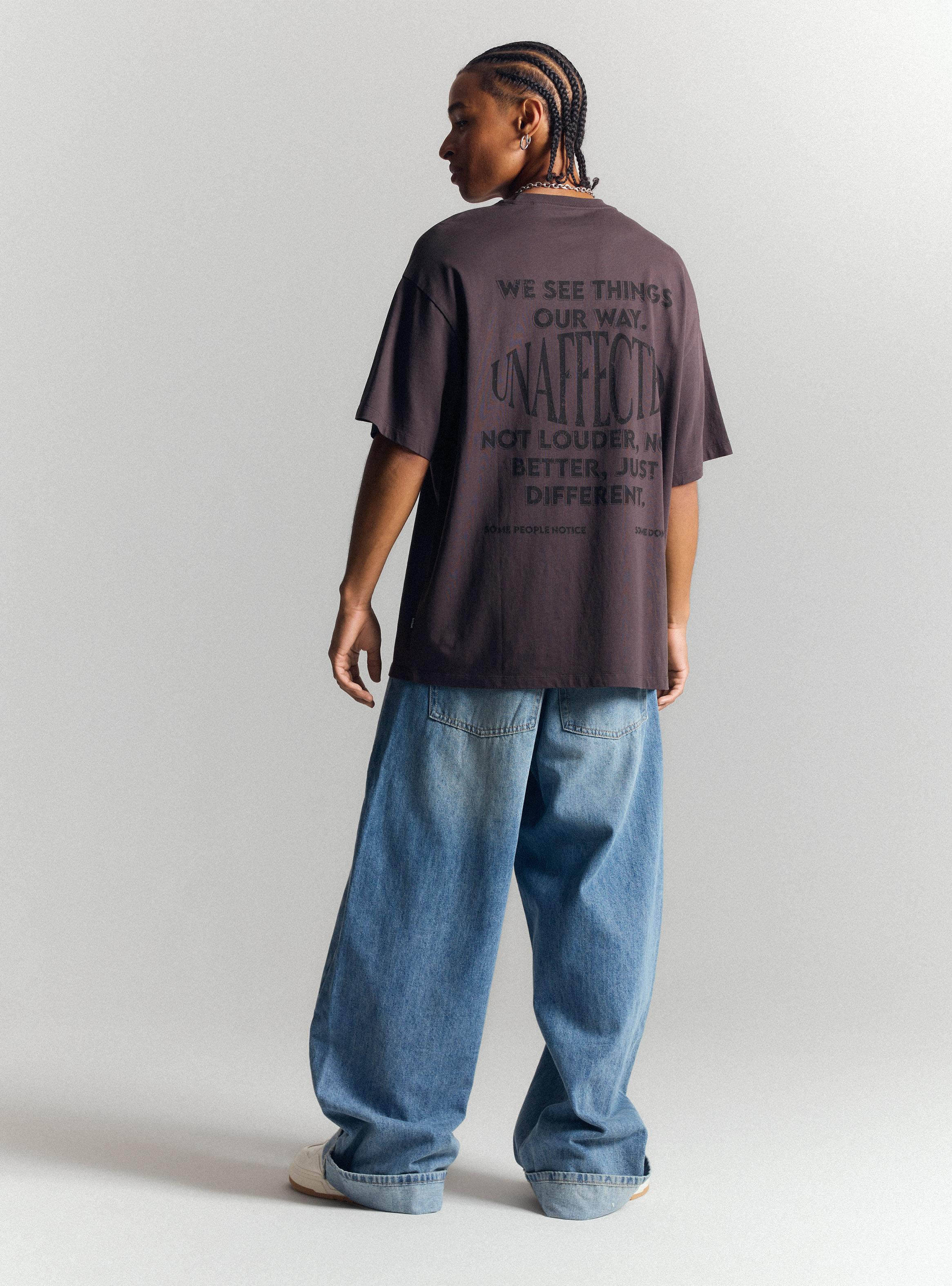 Jeans con Cortes Irregulares-5