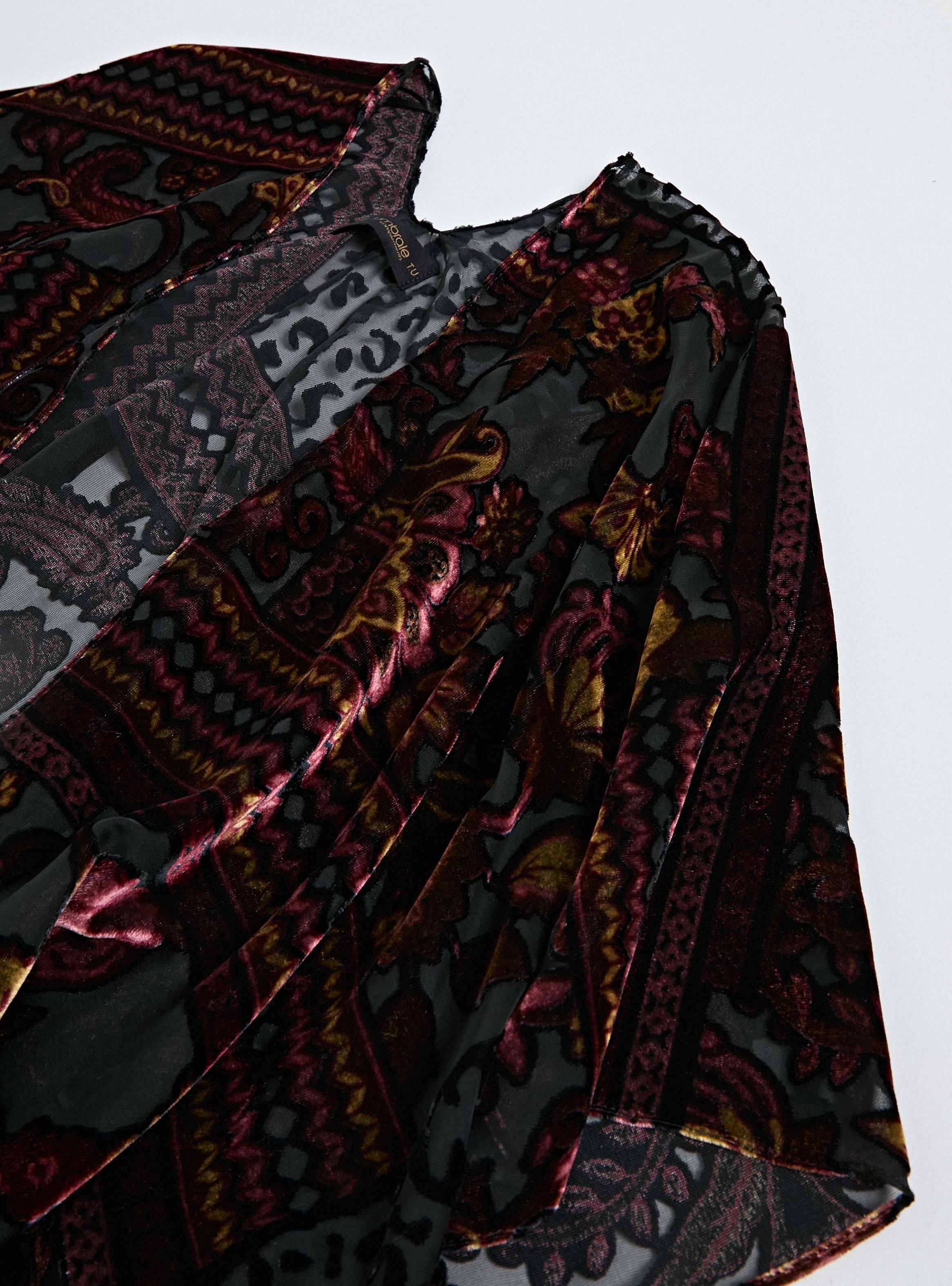 Kimono con Detalle Floral y Flecos-3