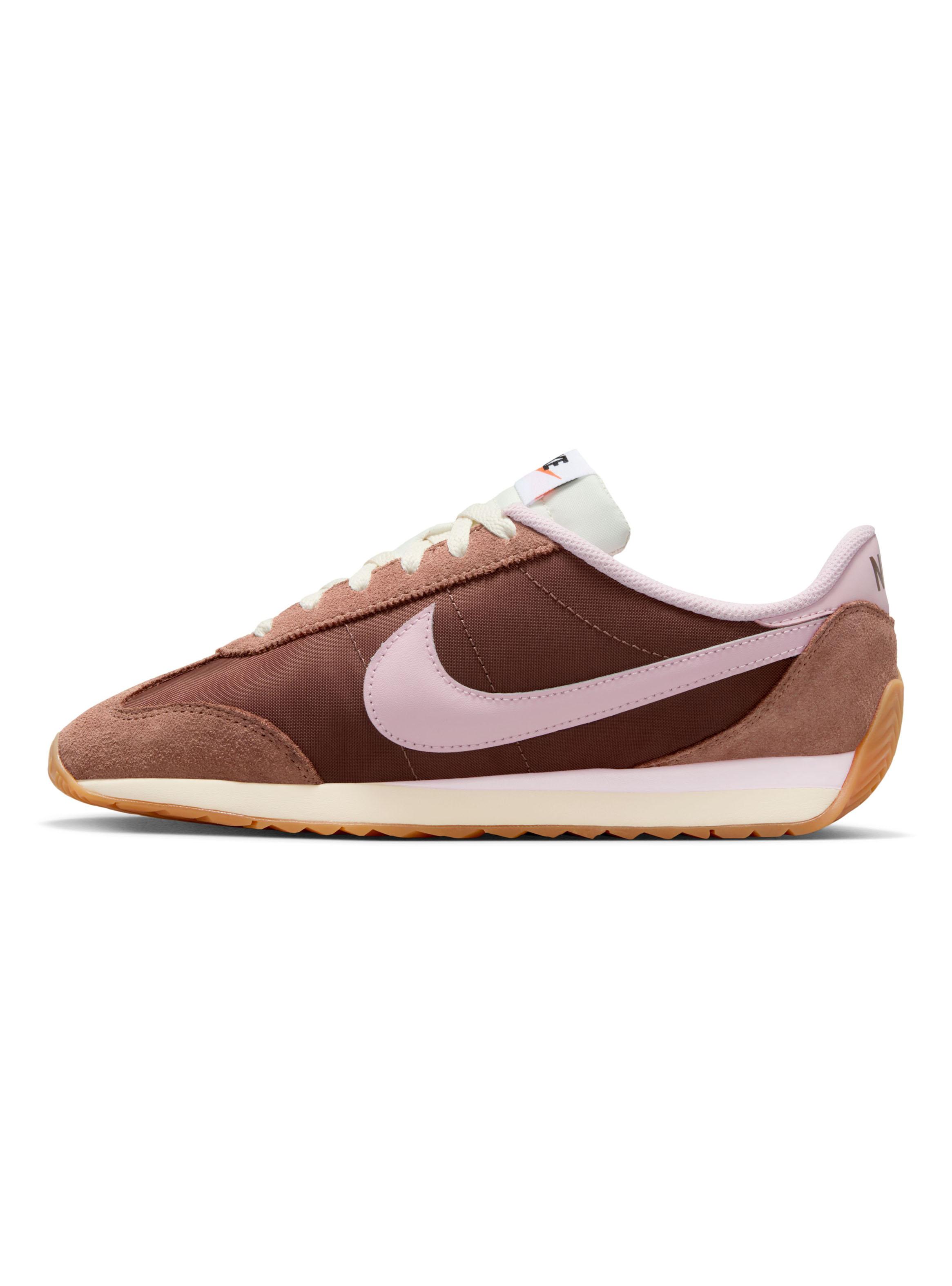 Zapatilla Urbana Logo Swoosh en Relieve Pacific Mujer-2