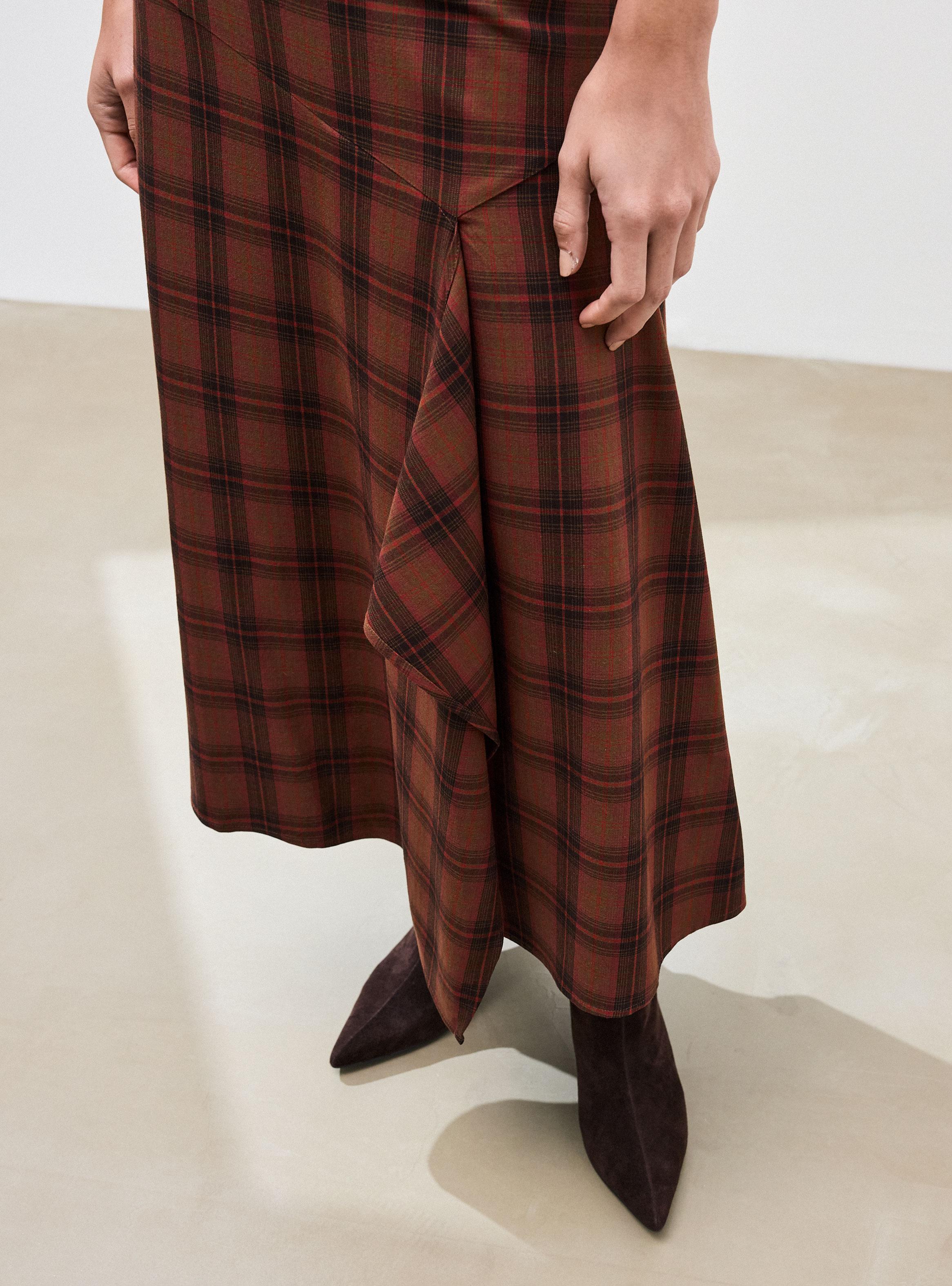 Falda Maxi Asimétrica Diseño Cuadros-2